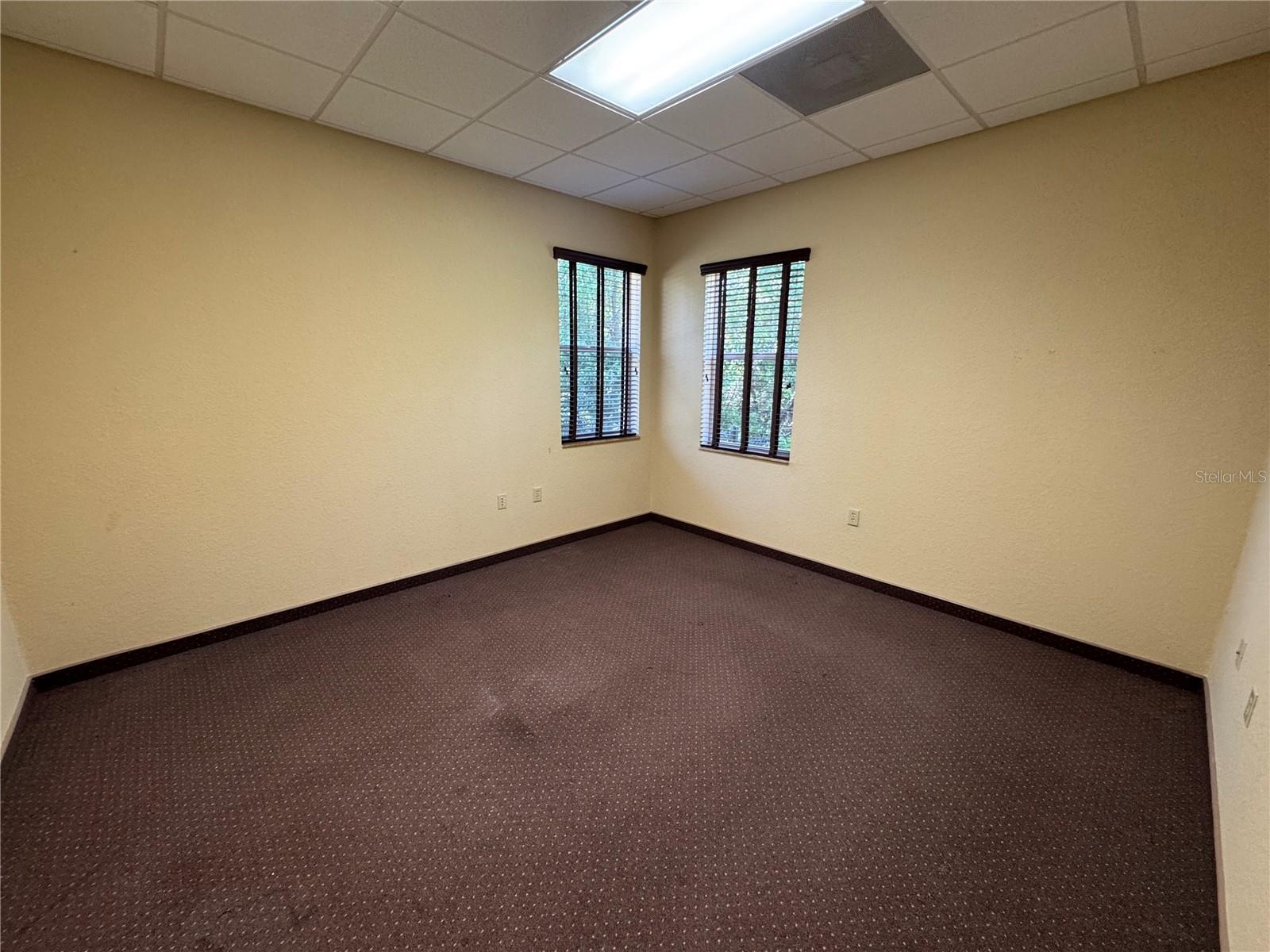 Listing photo id 5 for 9400 River Crossing Boulevard 102