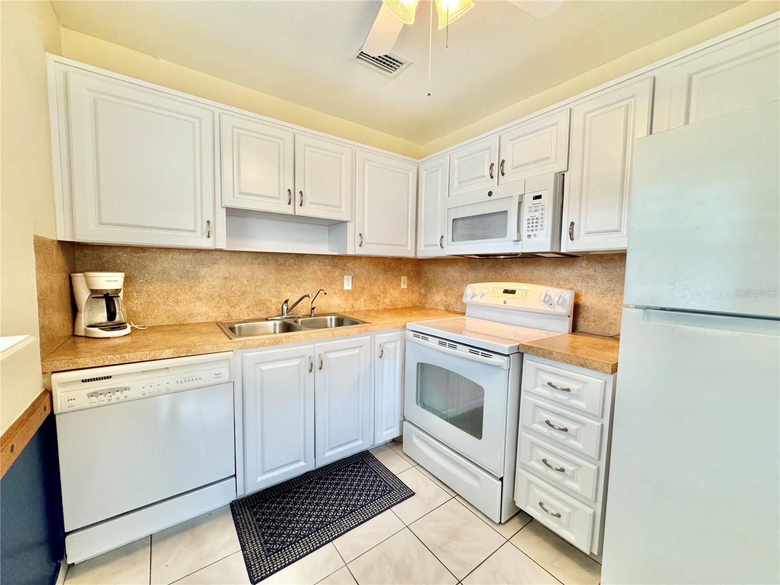 Listing photo id 32 for 11619 Boynton Lane
