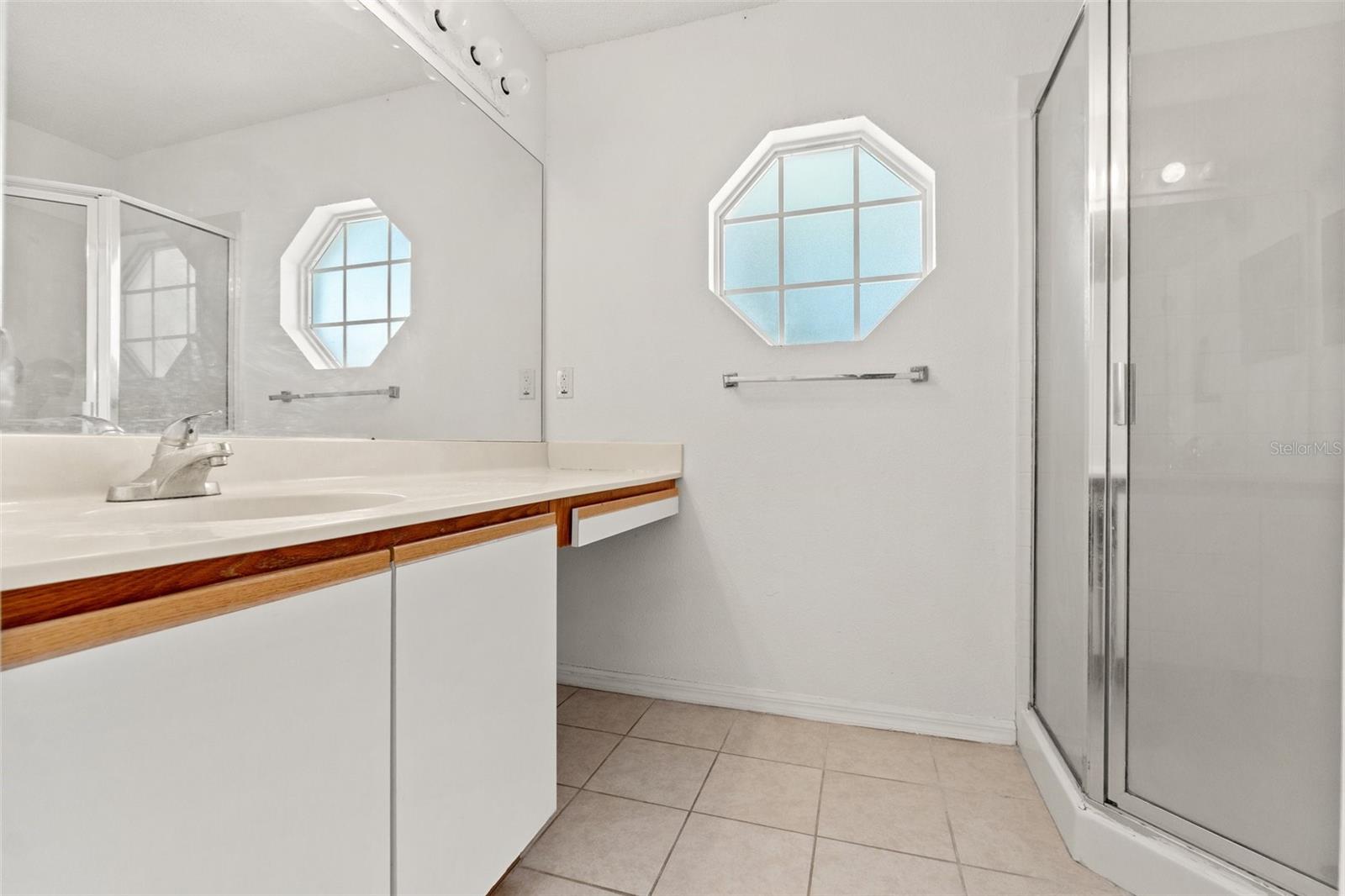 Image 14 of 27 For 13935 Coronado Drive