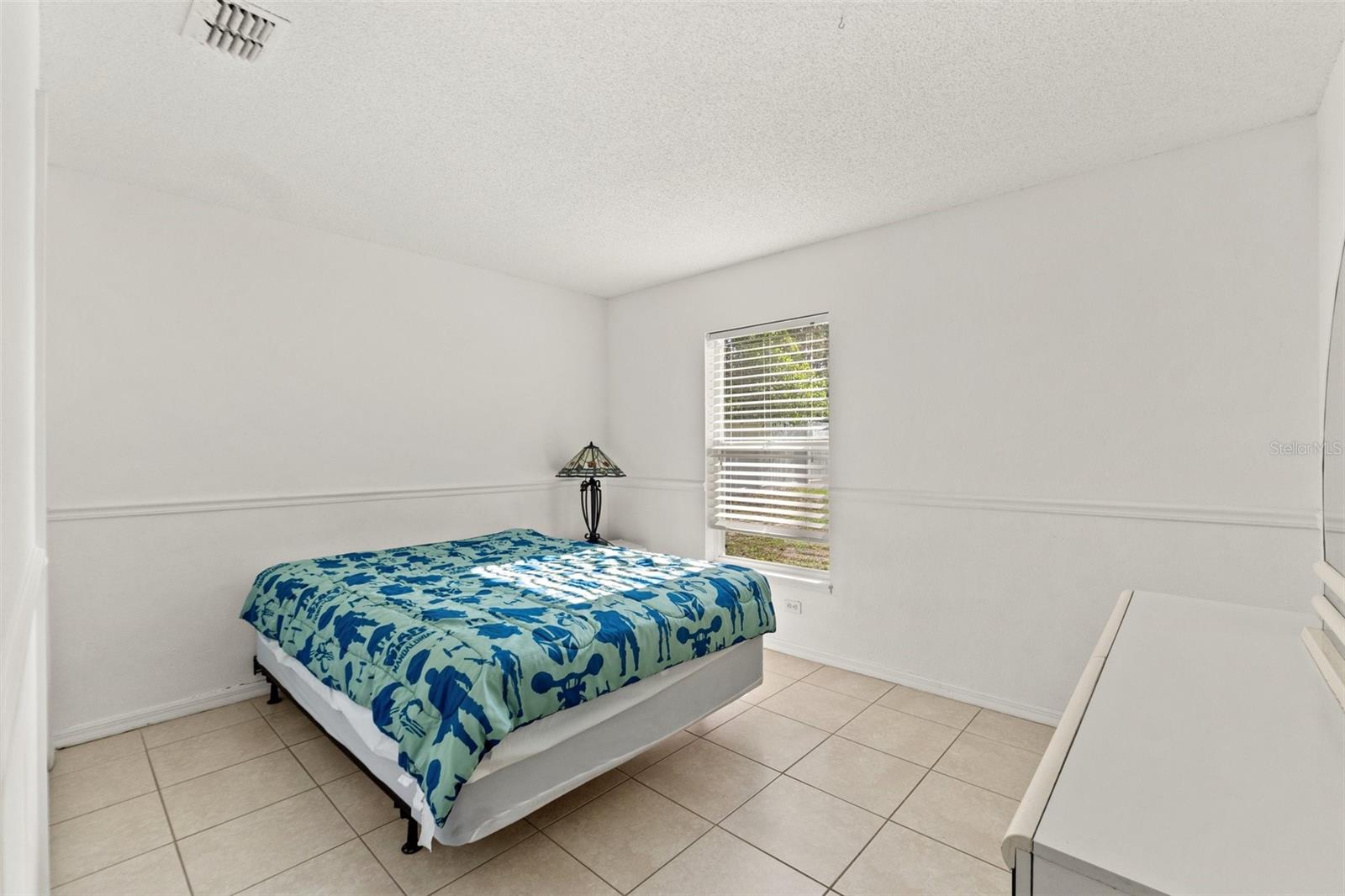 Image 15 of 27 For 13935 Coronado Drive