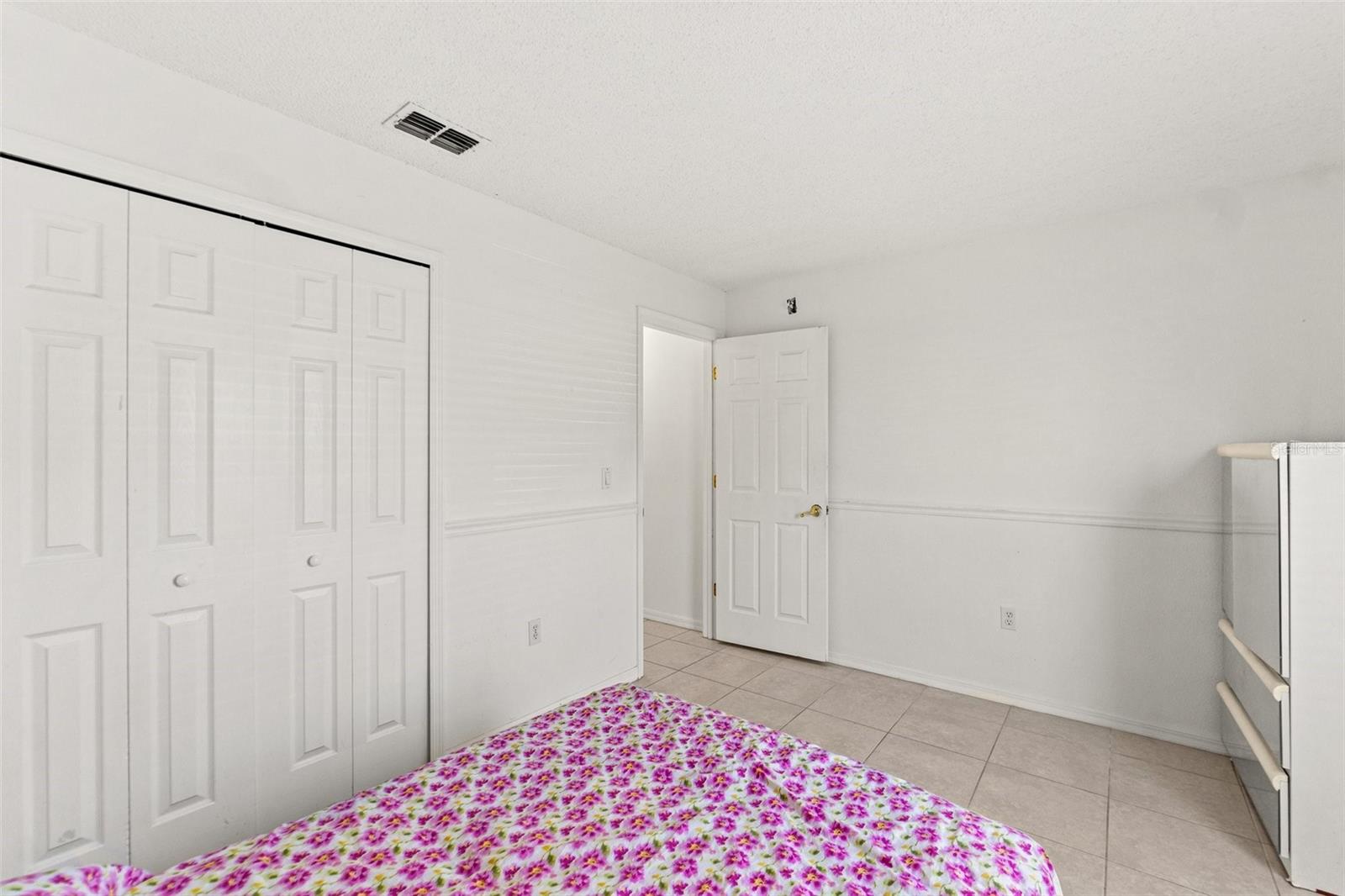 Image 18 of 27 For 13935 Coronado Drive