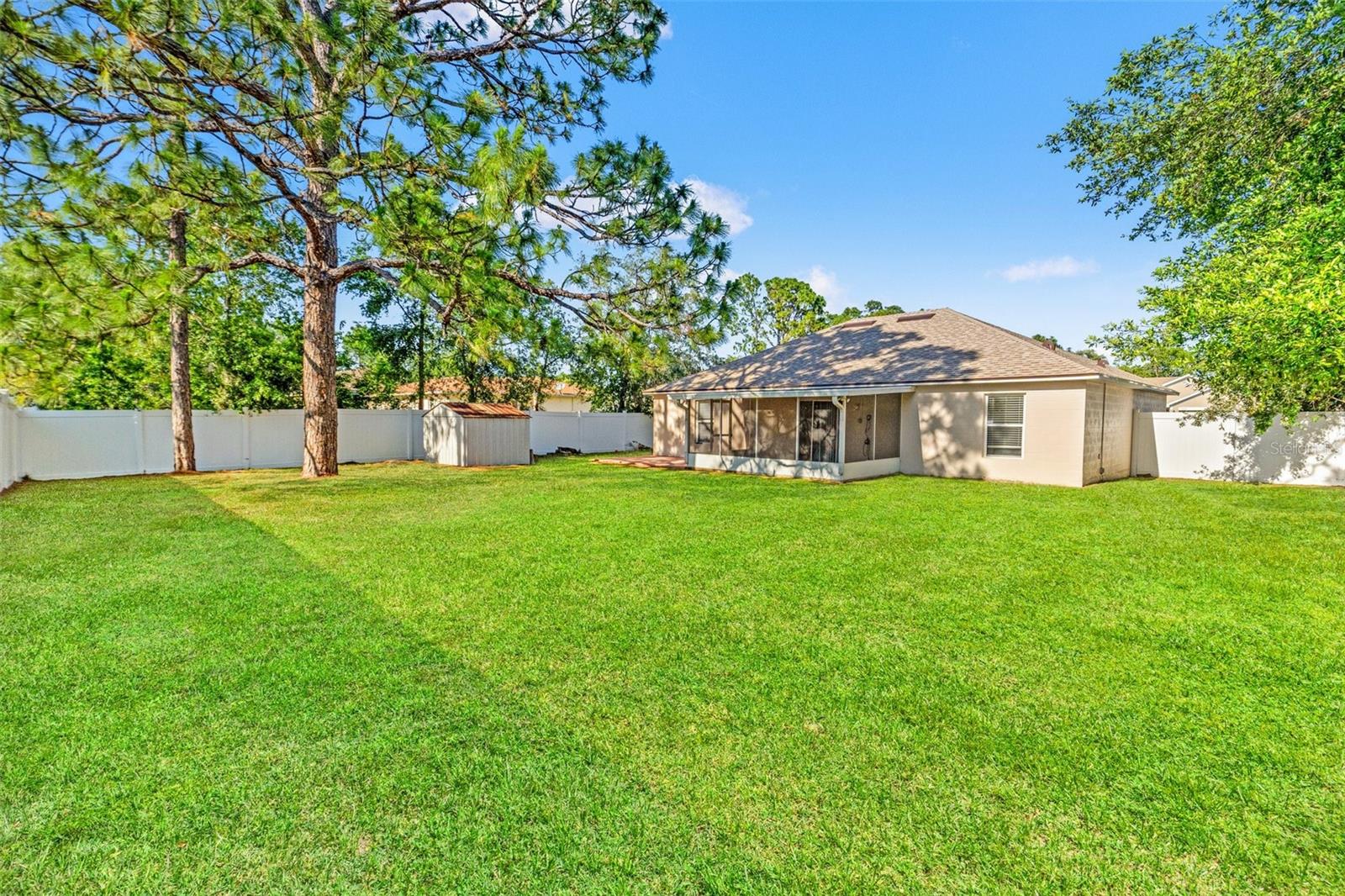 Image 23 of 27 For 13935 Coronado Drive