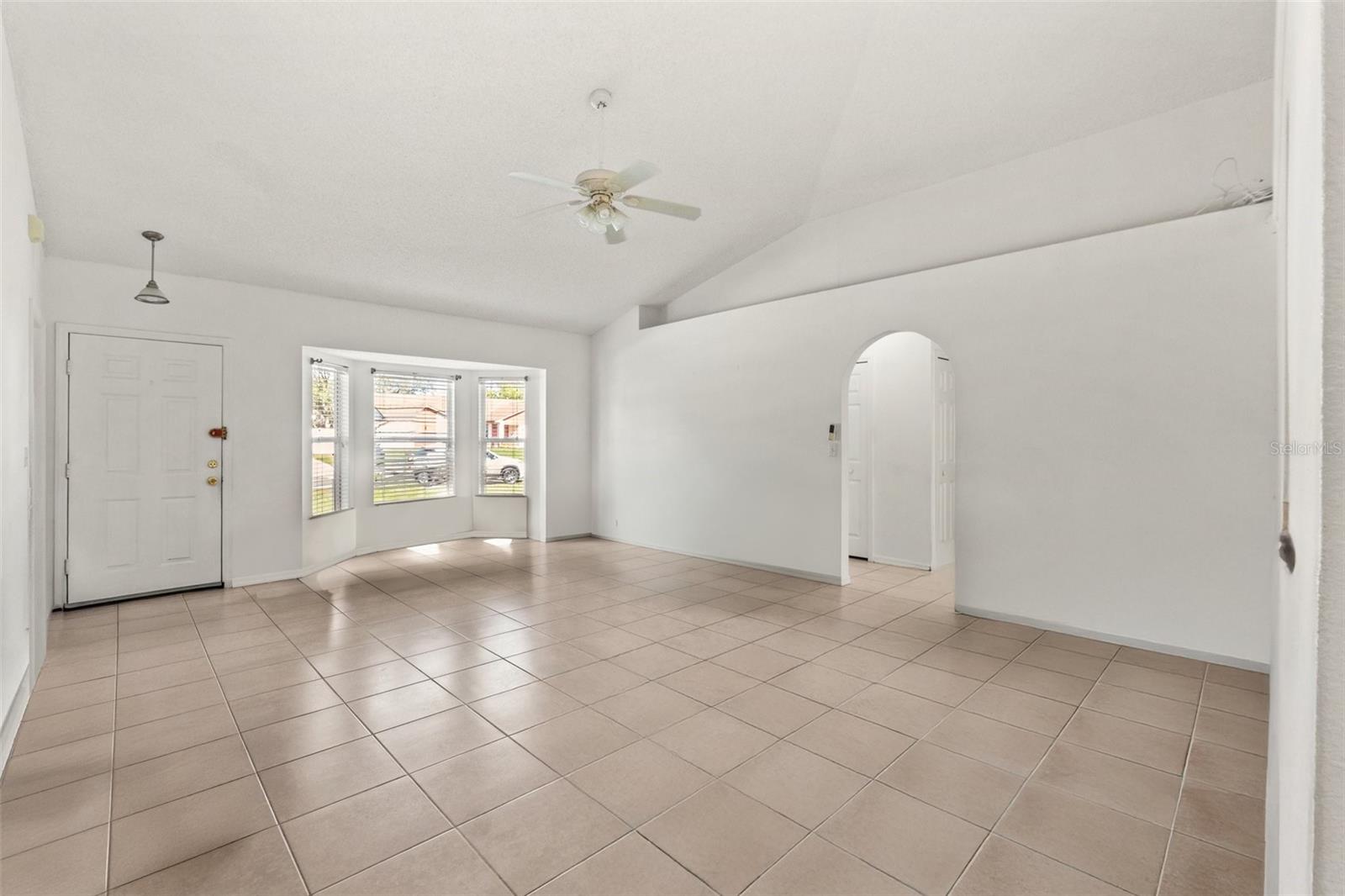 Image 9 of 27 For 13935 Coronado Drive