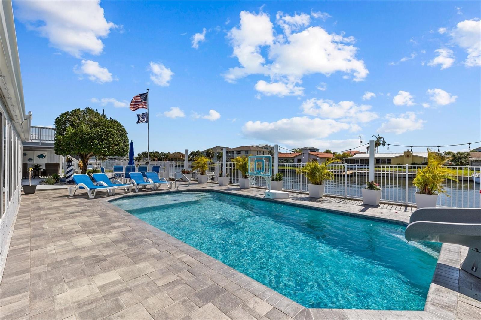 Image 4 of 100 For 4387 6th Isle Drive