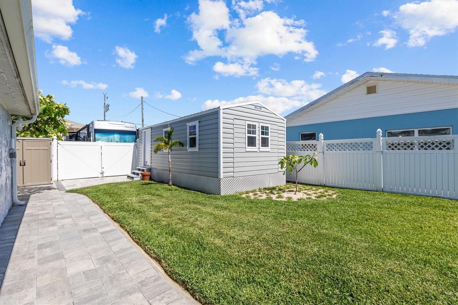 Image 65 of 100 For 4387 6th Isle Drive
