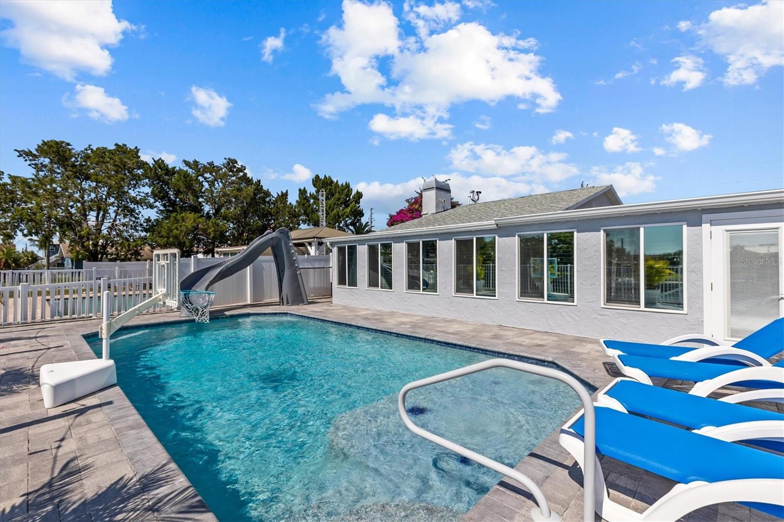 Image 84 of 100 For 4387 6th Isle Drive