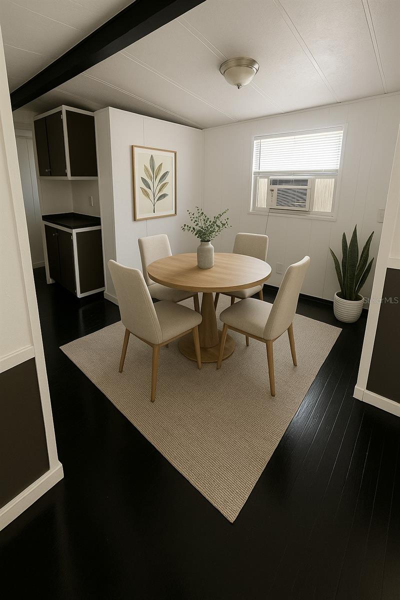 Image 4 of 19 For 9444 Loras Street