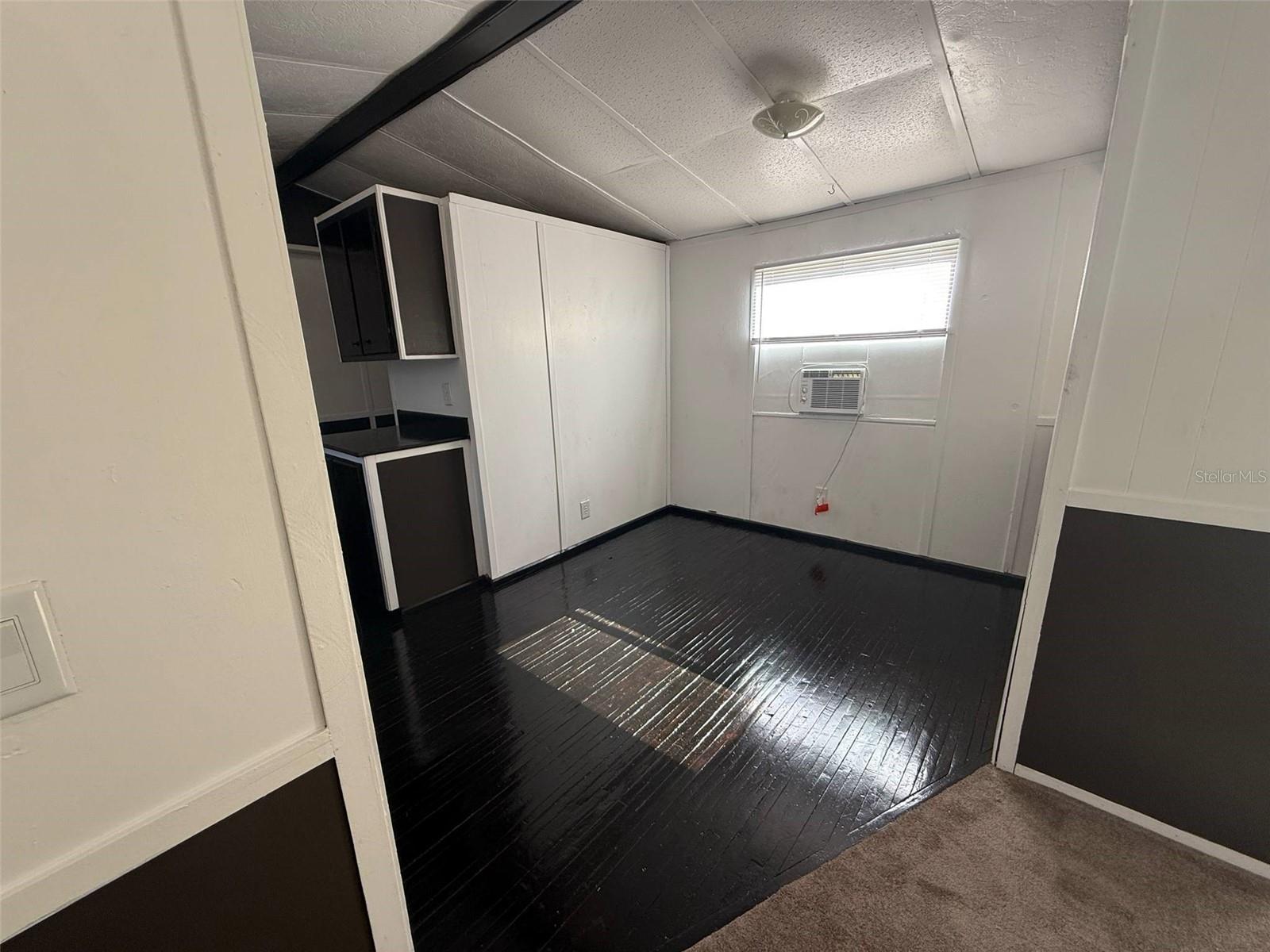 Image 5 of 19 For 9444 Loras Street