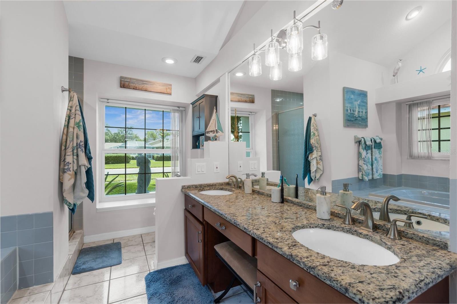Image 16 of 56 For 1245 Overland Drive