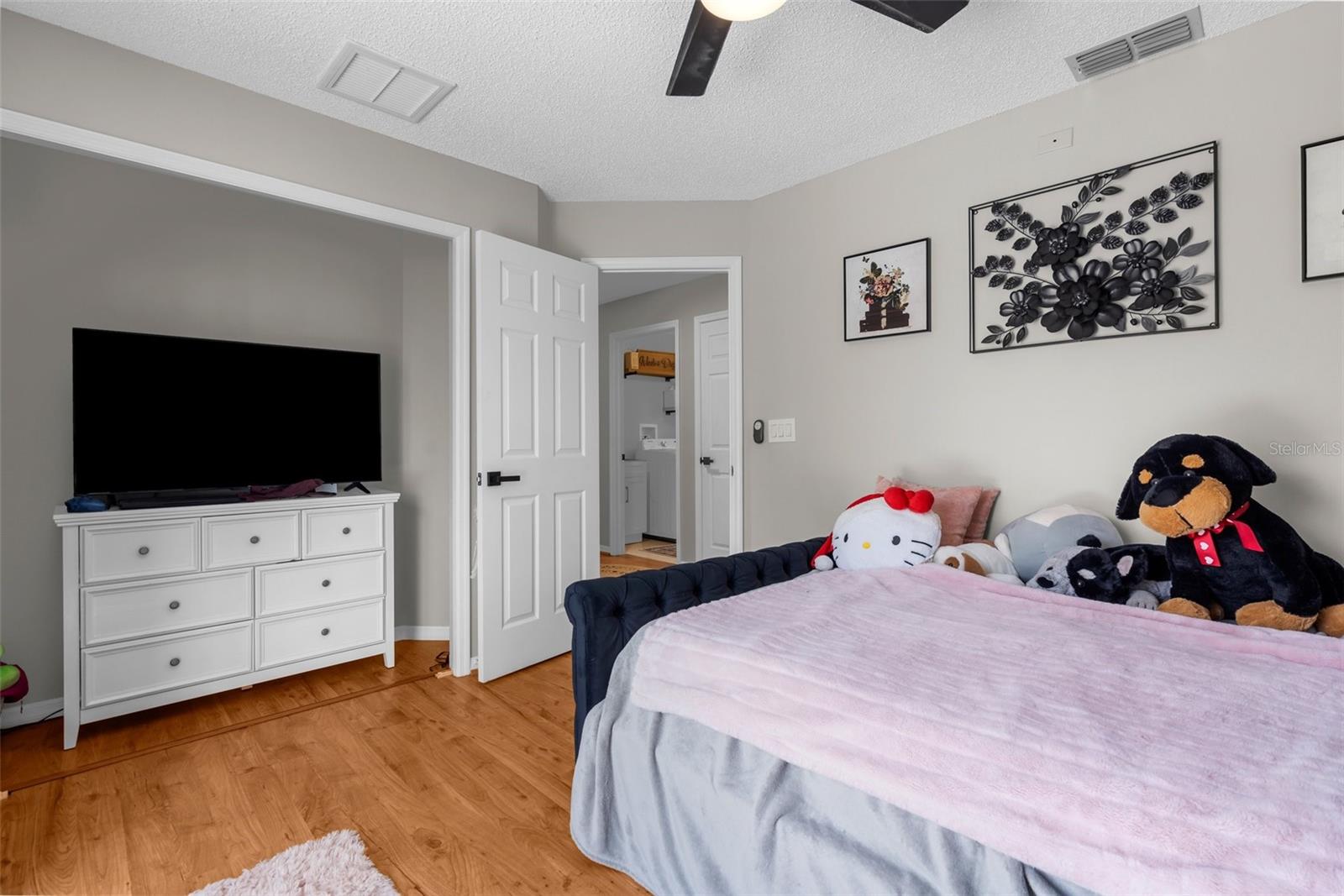 Image 34 of 56 For 1245 Overland Drive