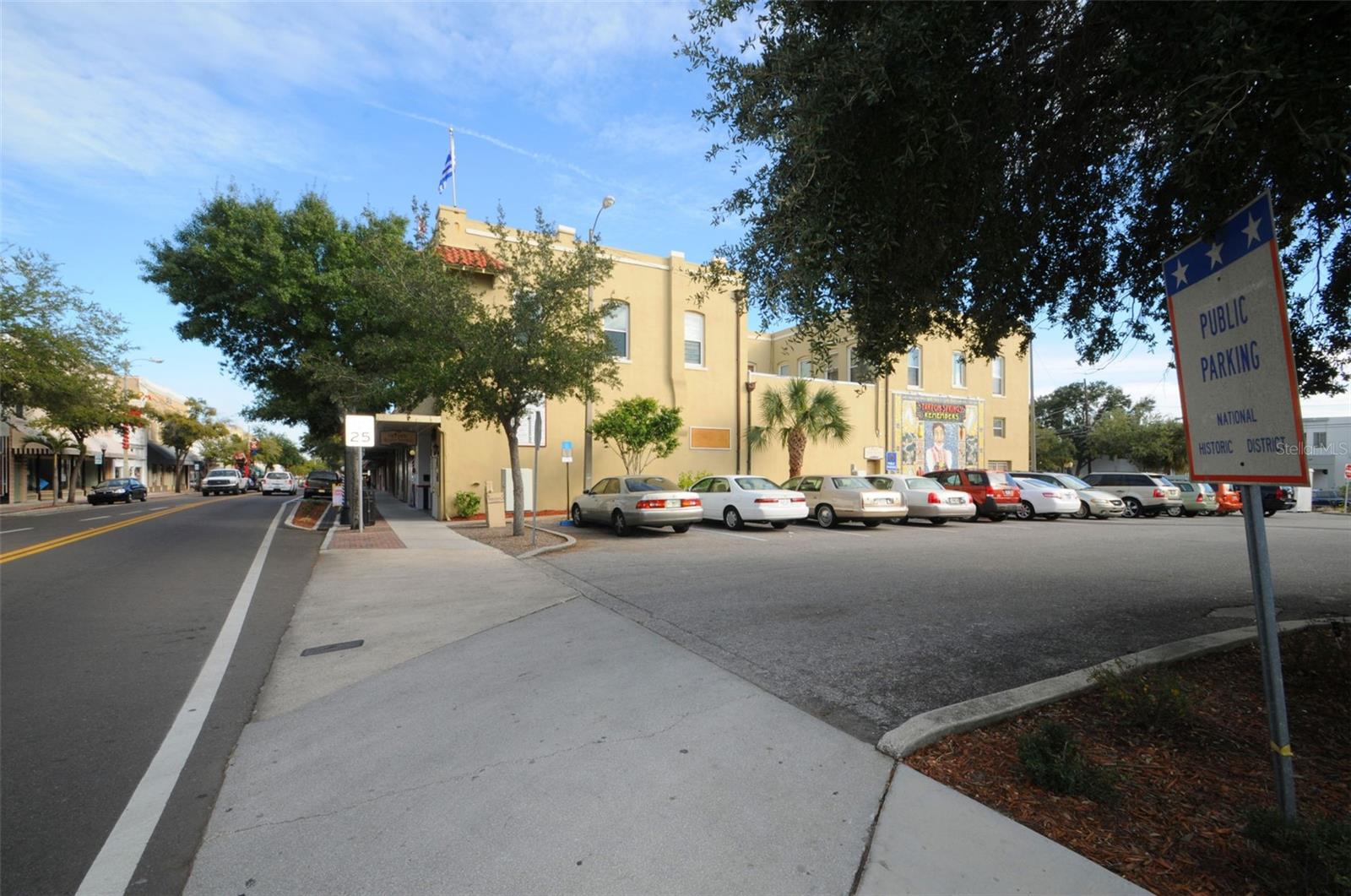 Listing photo id 8 for 124 Athens Street
