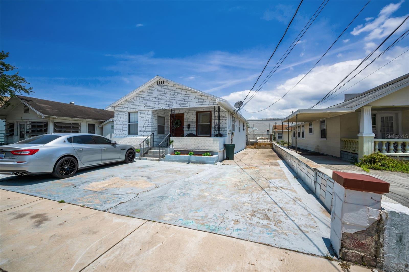 Listing photo id 3 for 124 Athens Street