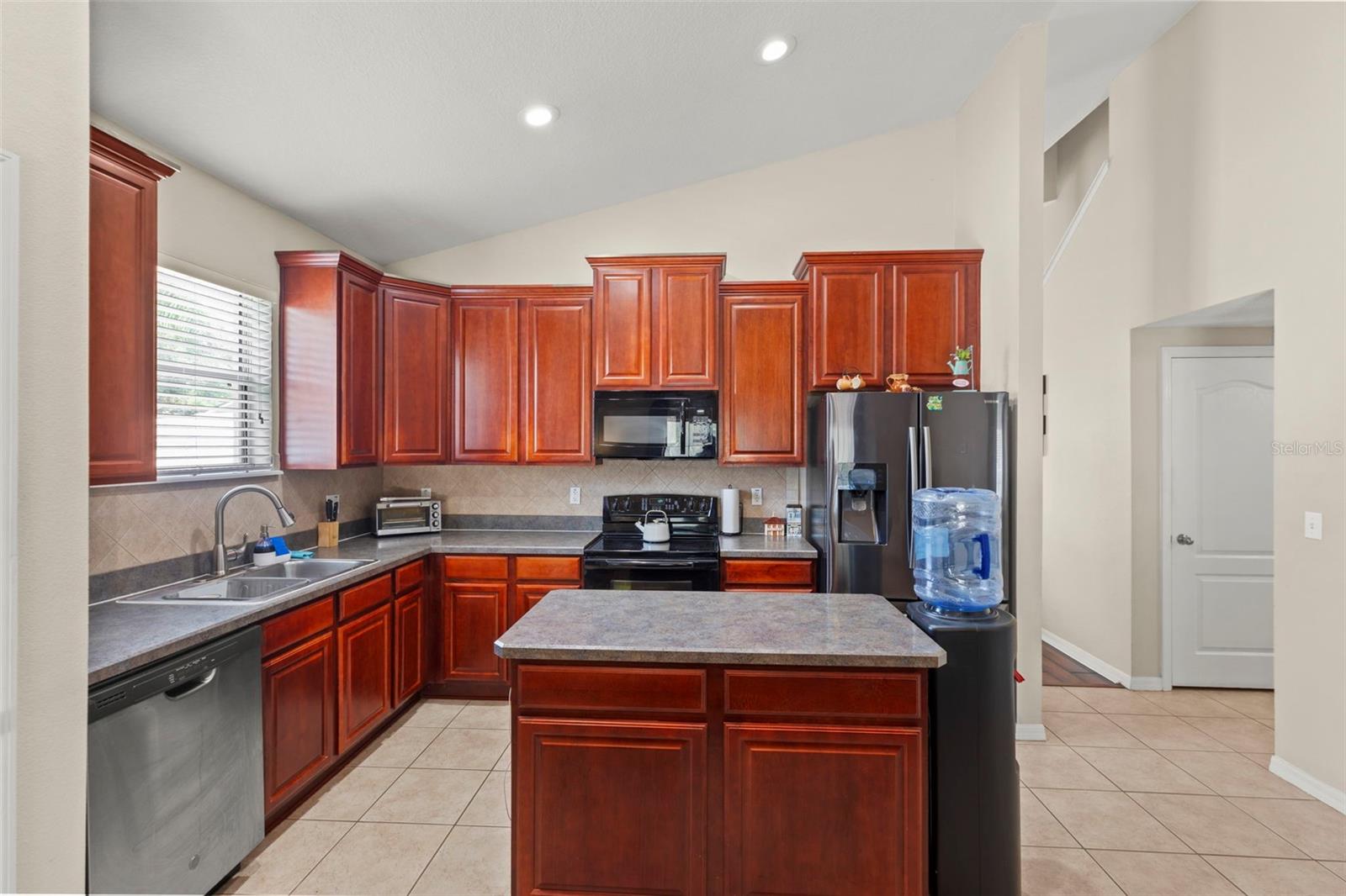 Image 37 of 59 For 12055 Colony Lakes Boulevard