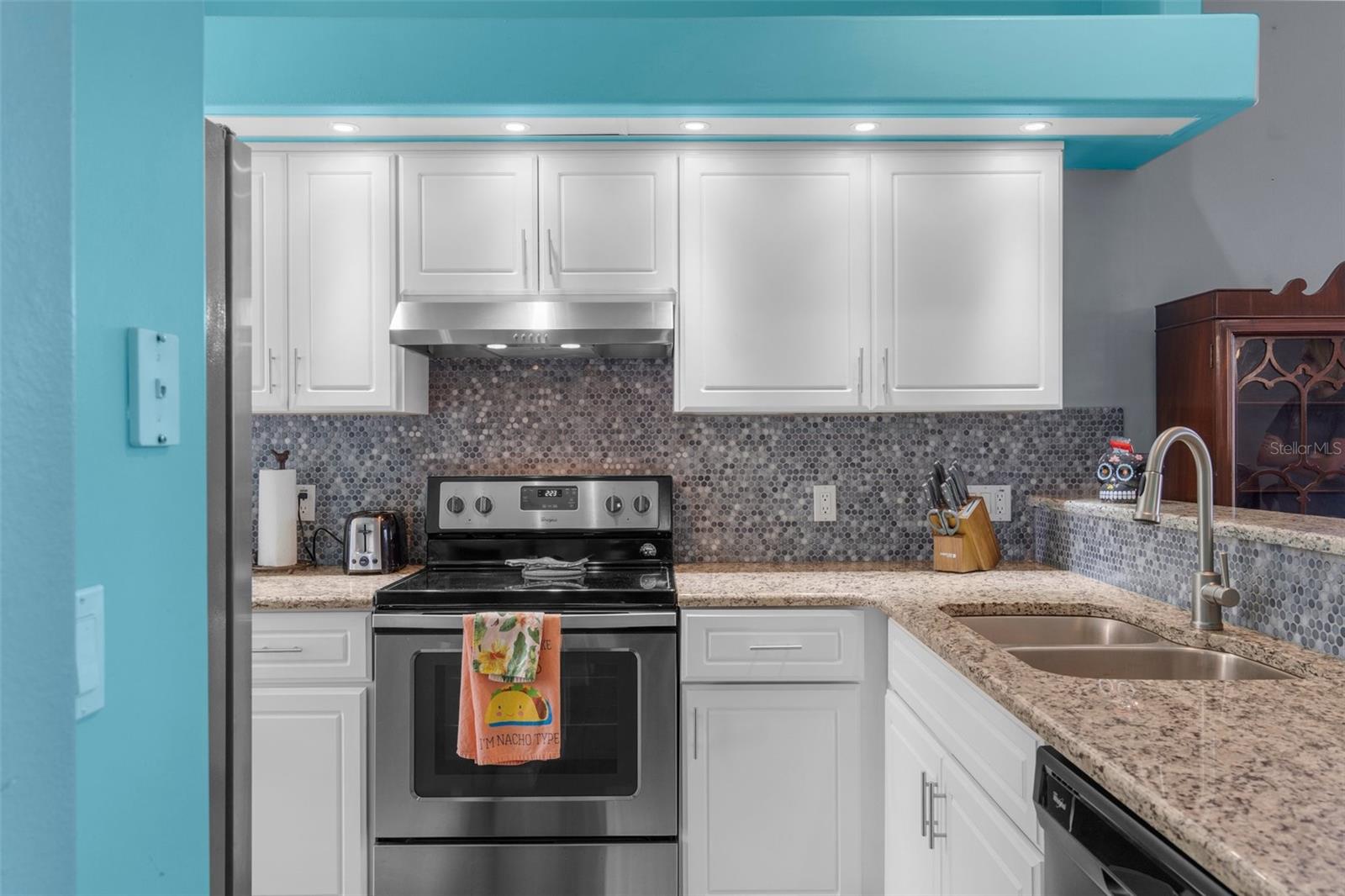 Image 17 of 37 For 9407 Burnam Drive