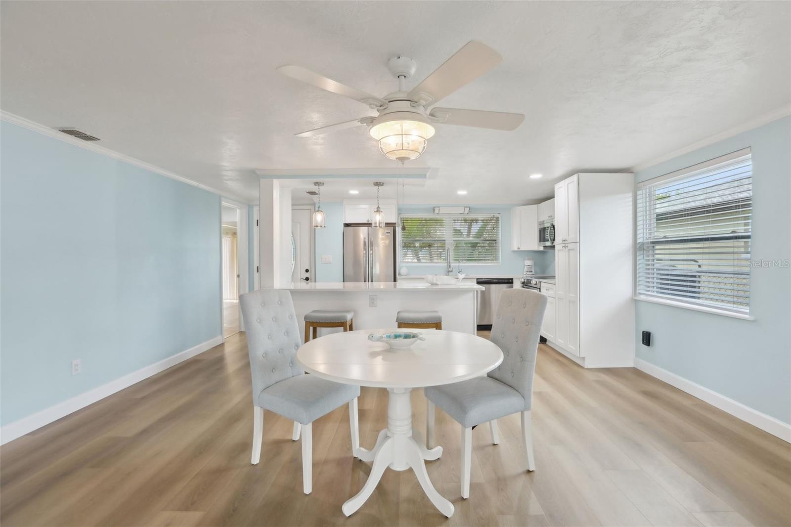 Listing photo id 9 for 4942 Blue Heron Drive