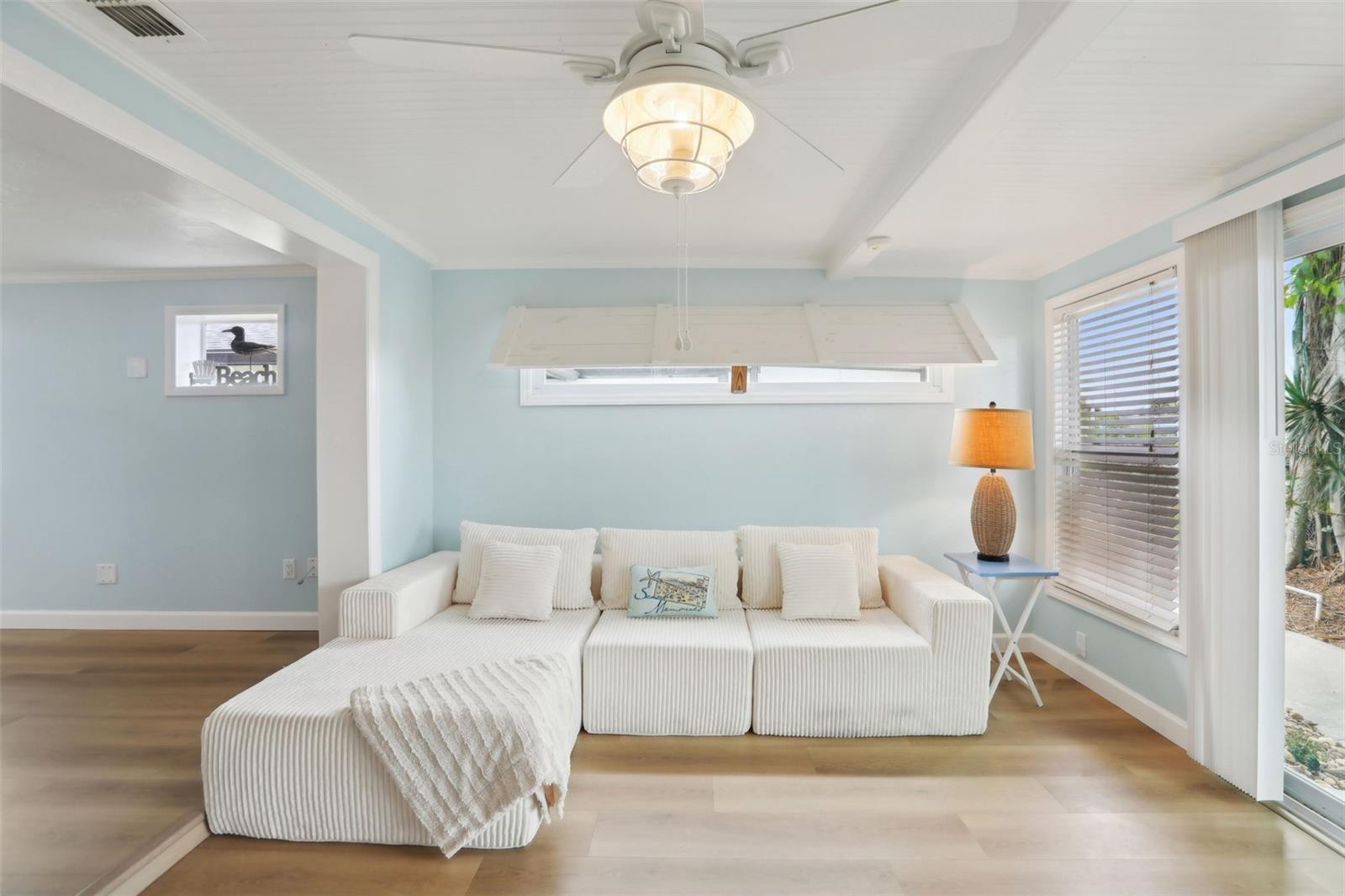 Listing photo id 10 for 4942 Blue Heron Drive
