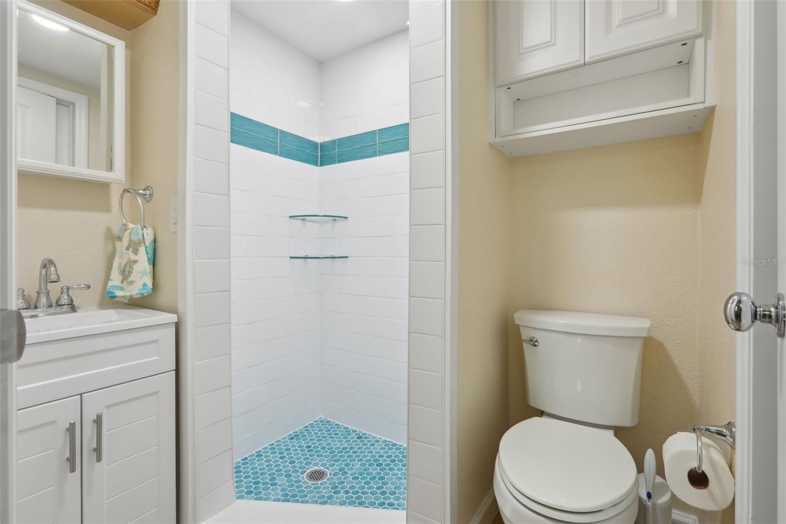 Listing photo id 21 for 4942 Blue Heron Drive
