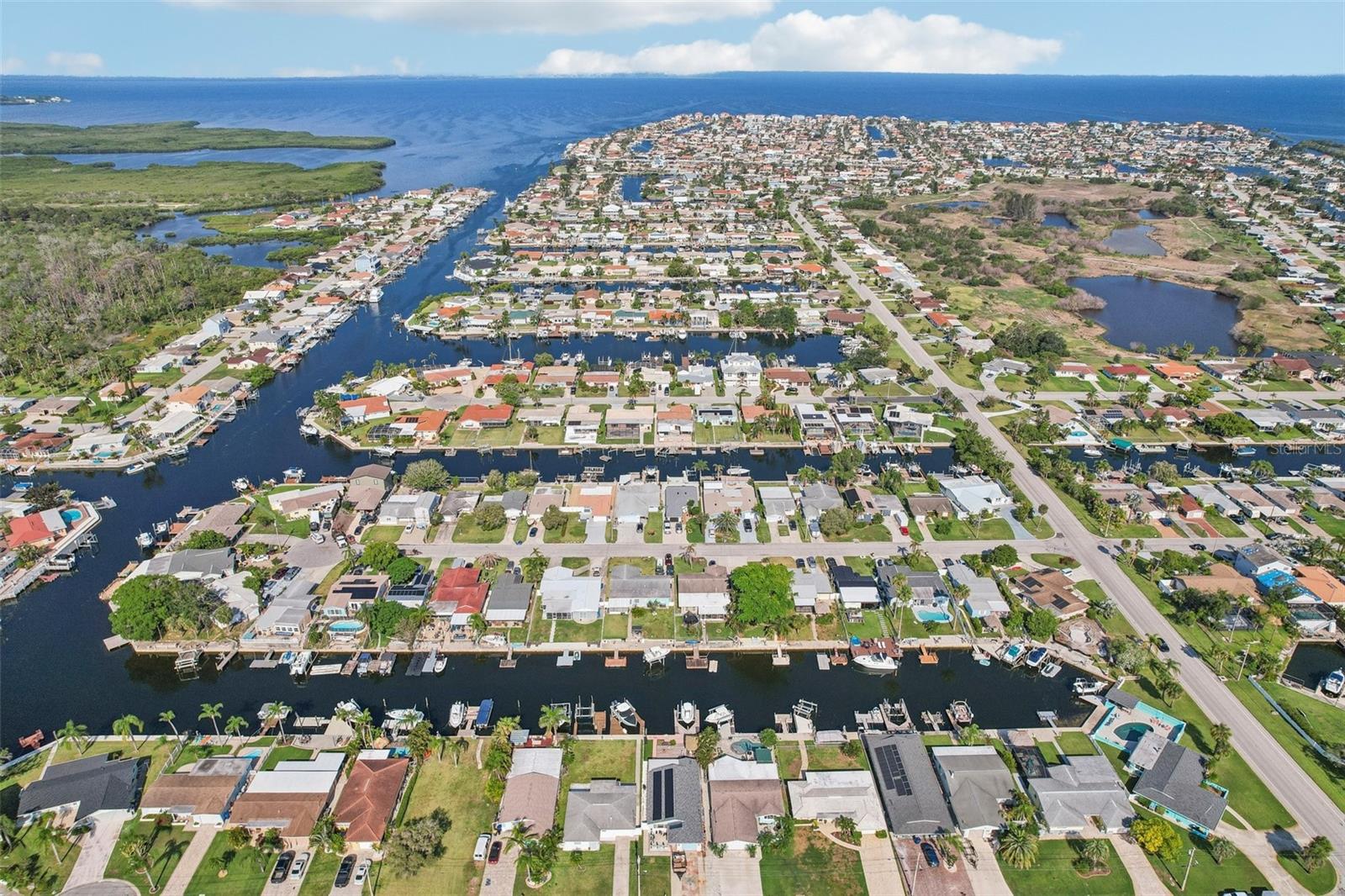 Listing photo id 35 for 4942 Blue Heron Drive