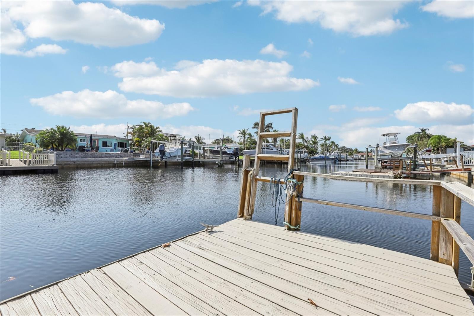 Listing photo id 37 for 4942 Blue Heron Drive