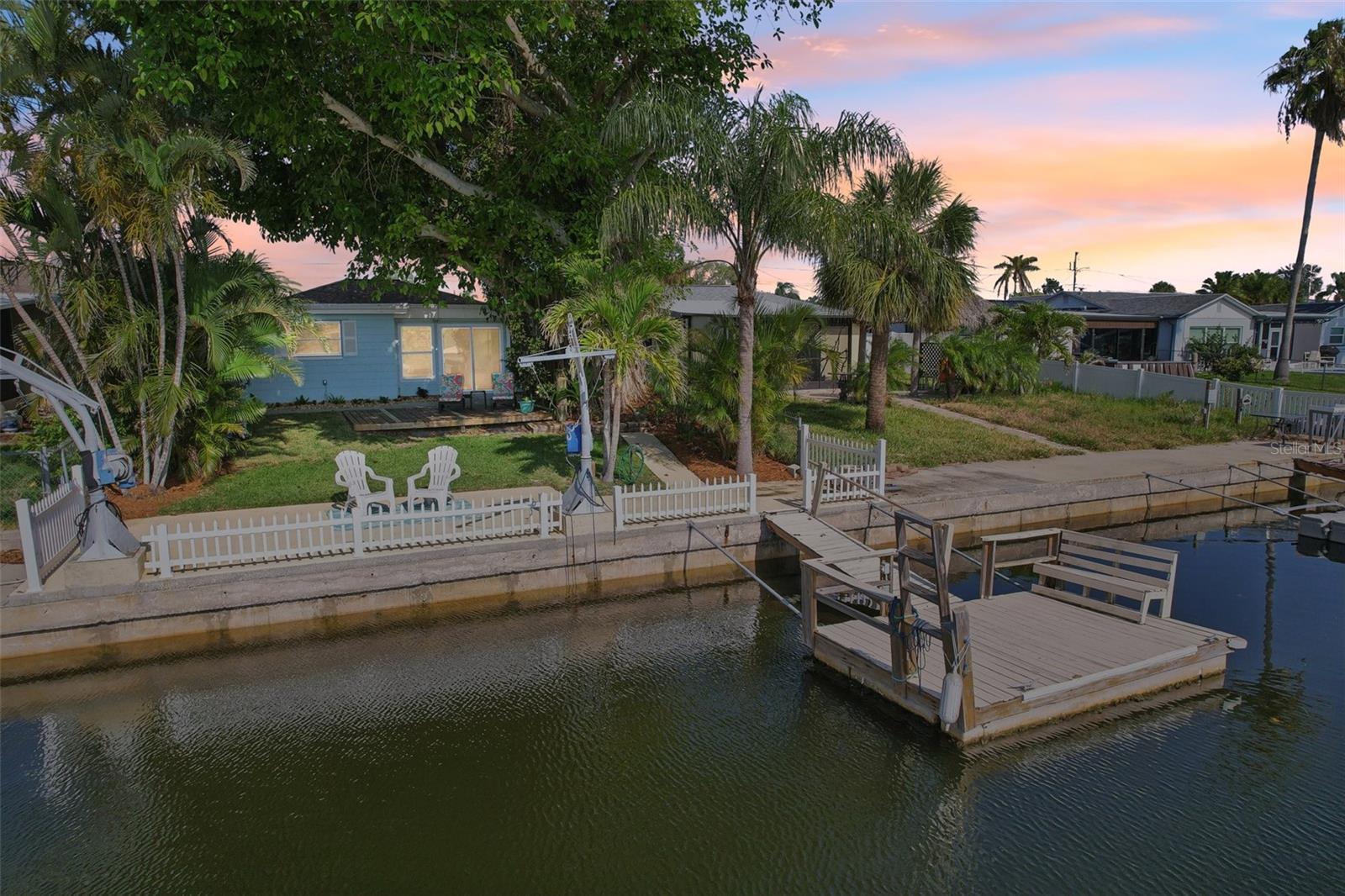 Listing photo id 40 for 4942 Blue Heron Drive