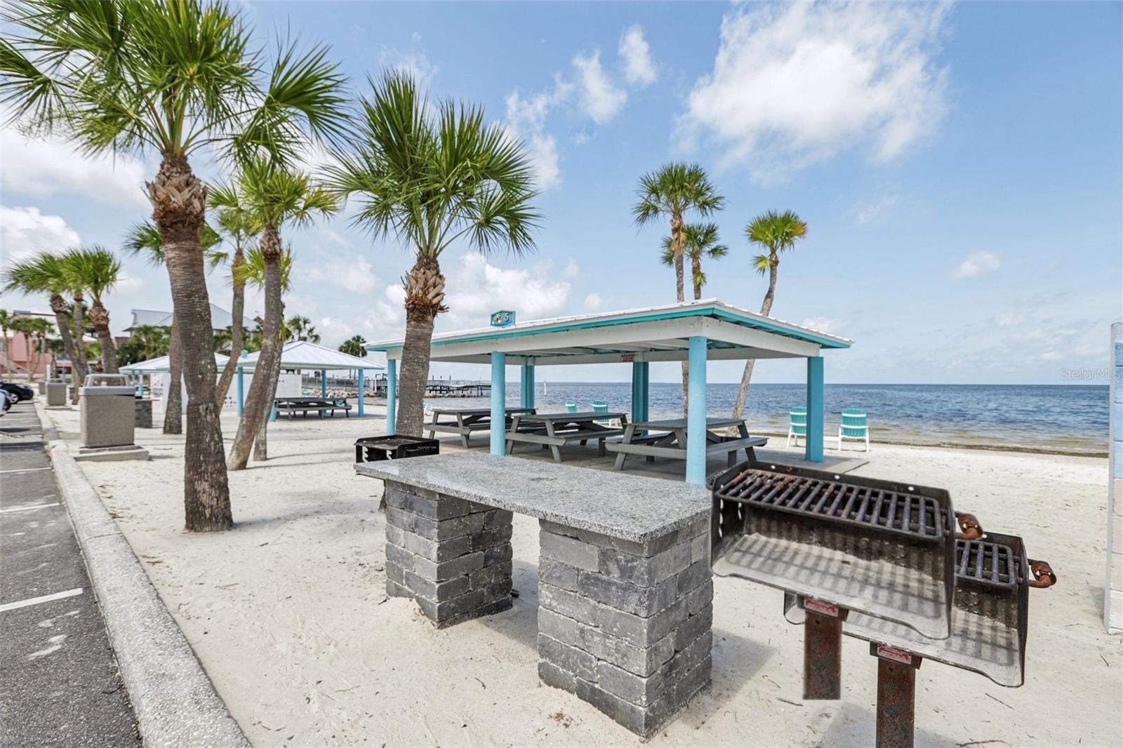 Listing photo id 44 for 4942 Blue Heron Drive