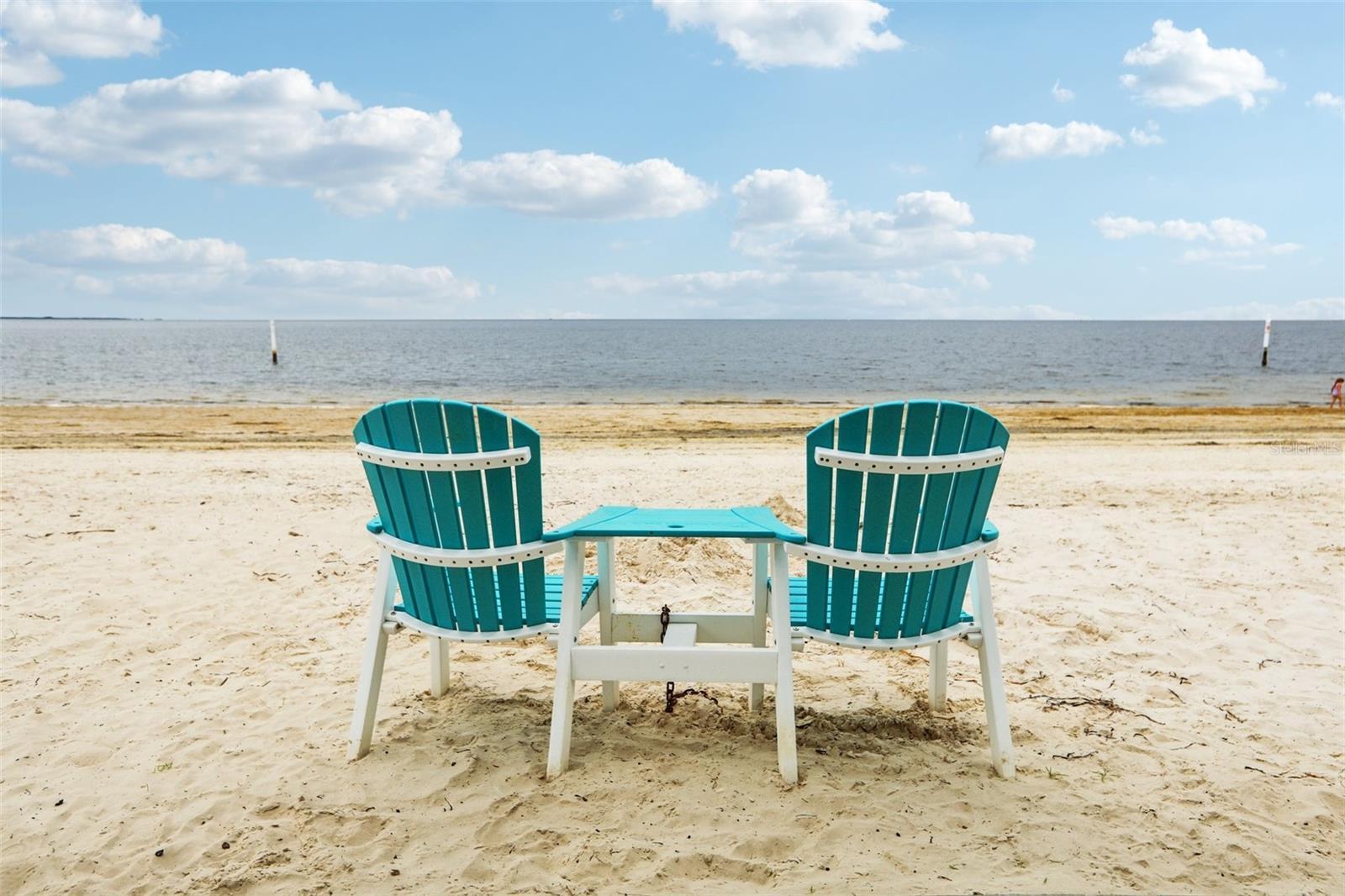 Listing photo id 48 for 4942 Blue Heron Drive