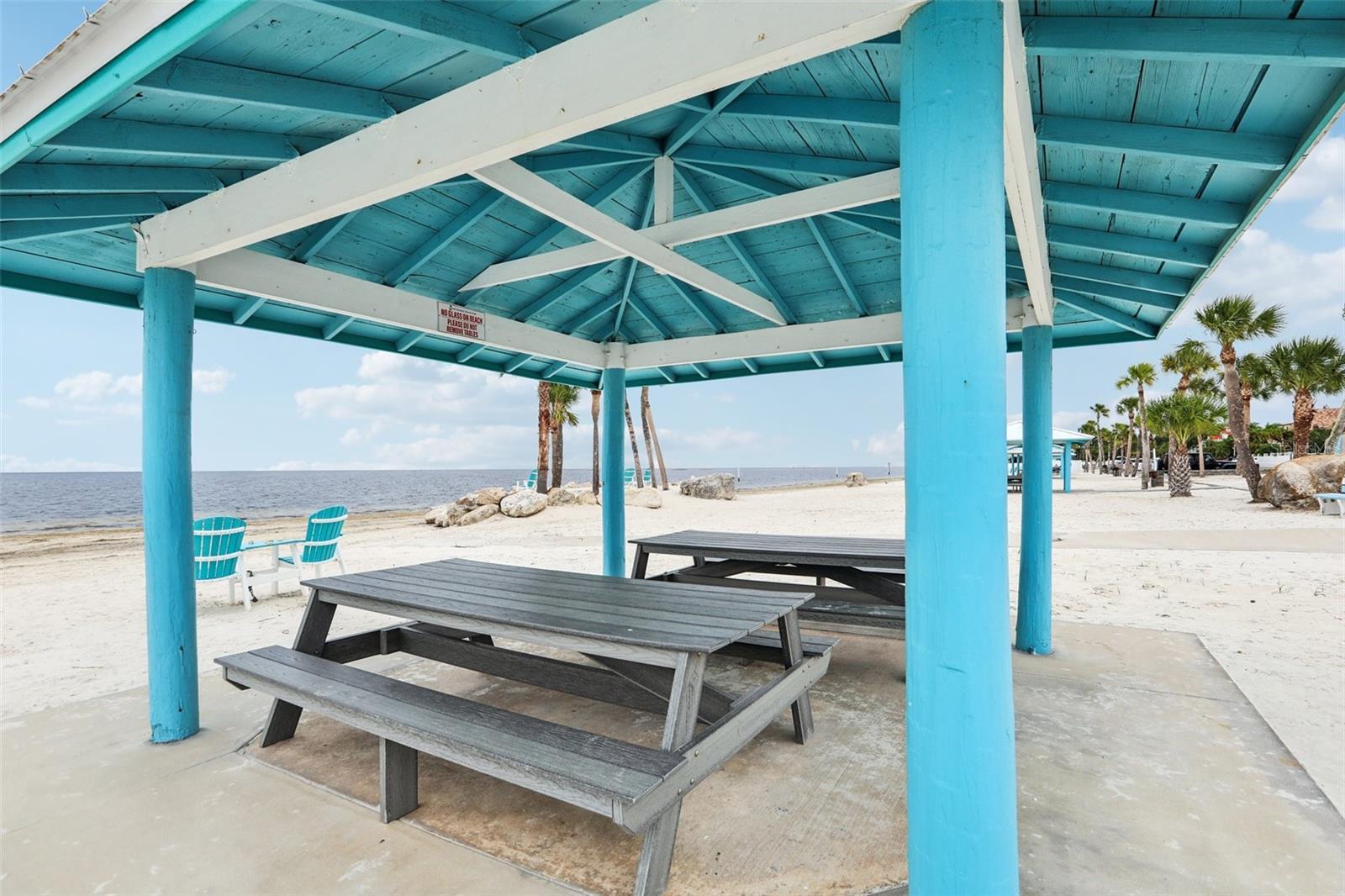 Listing photo id 51 for 4942 Blue Heron Drive