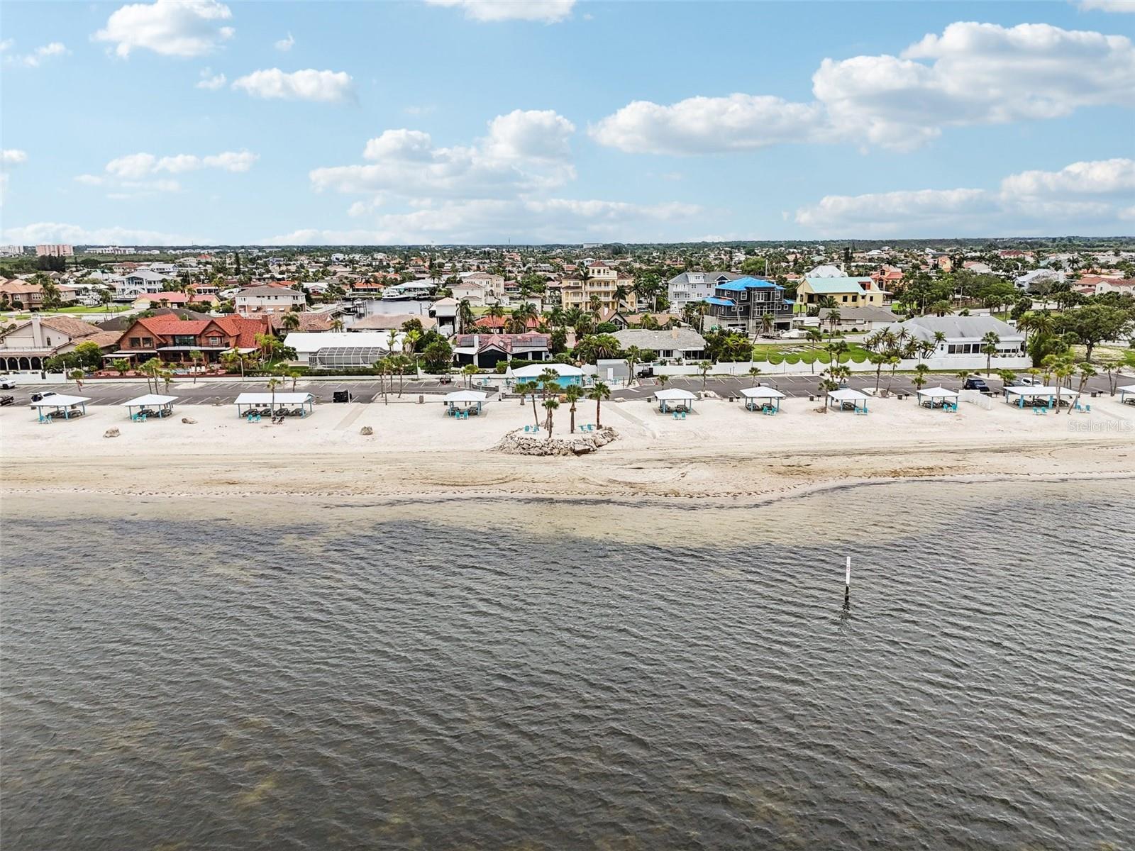 Listing photo id 53 for 4942 Blue Heron Drive