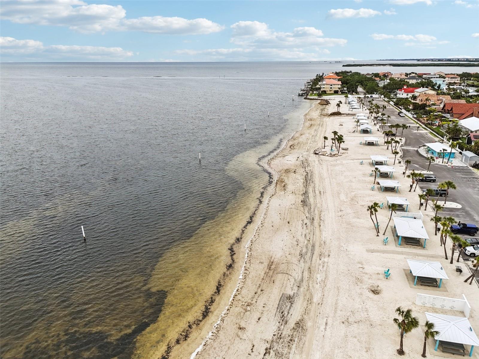 Listing photo id 54 for 4942 Blue Heron Drive