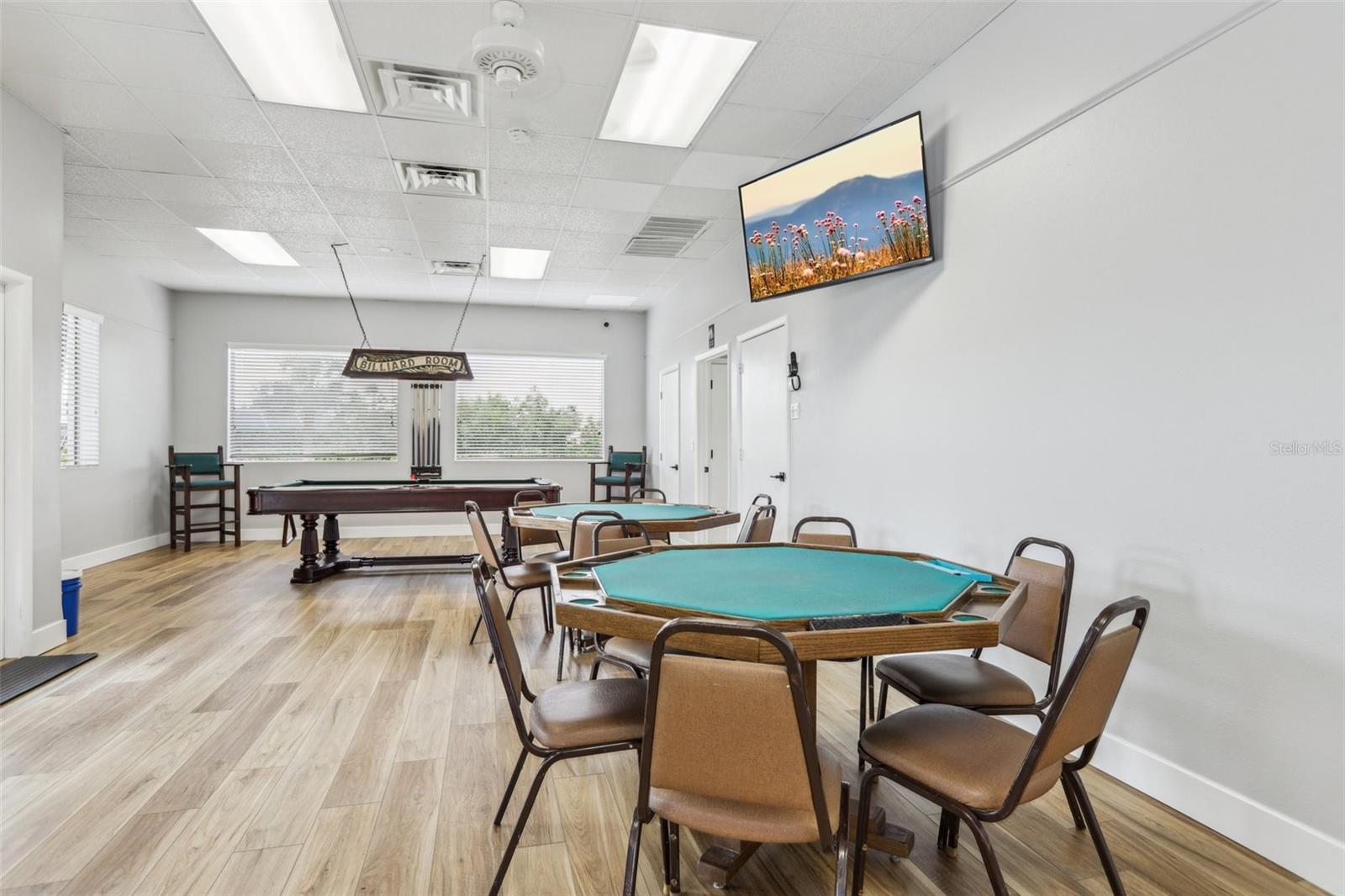 Listing photo id 57 for 4942 Blue Heron Drive