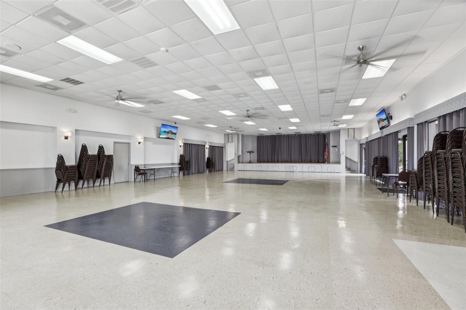 Listing photo id 59 for 4942 Blue Heron Drive