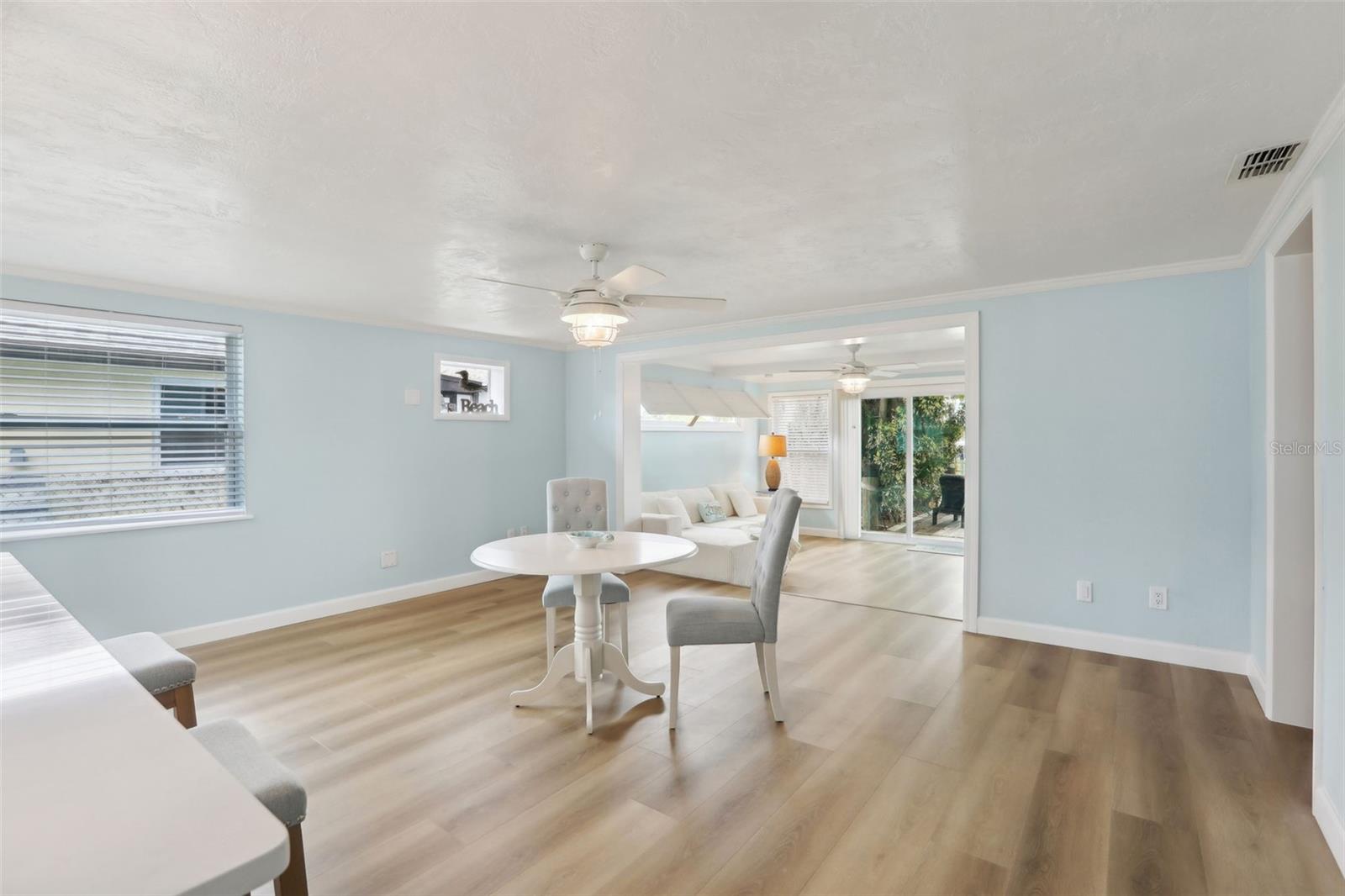 Listing photo id 7 for 4942 Blue Heron Drive