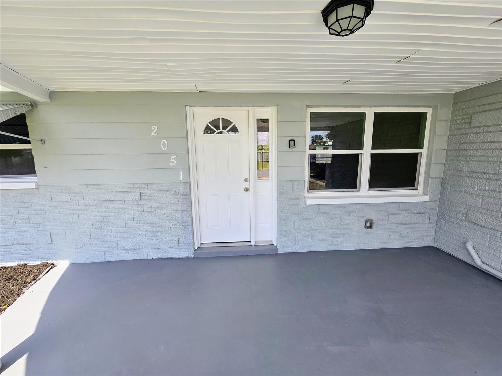 Listing photo id 14 for 2051 Peggy Drive
