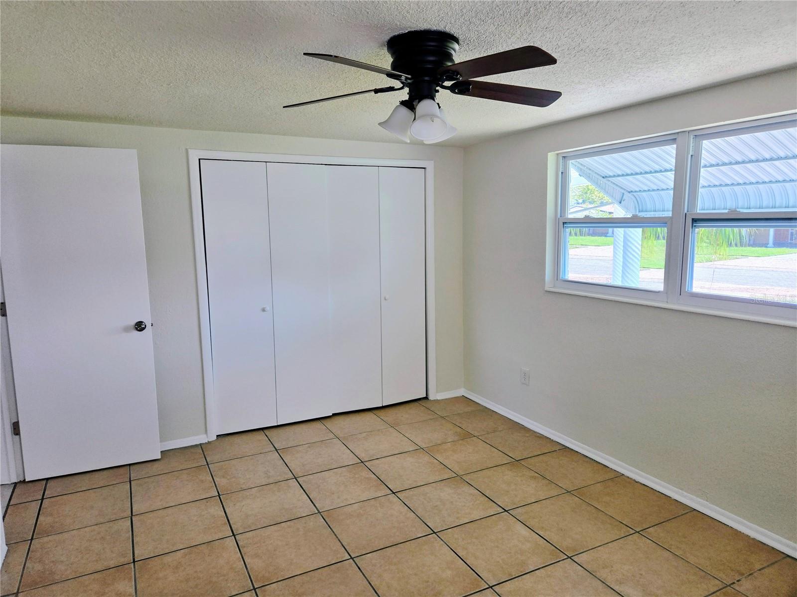 Listing photo id 6 for 2051 Peggy Drive