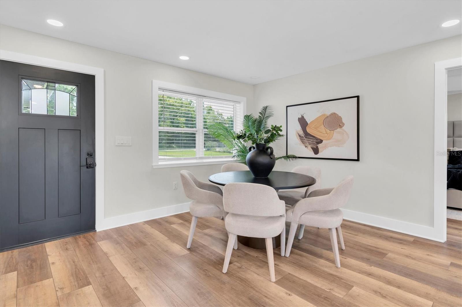Listing photo id 8 for 18102 Spencer Road