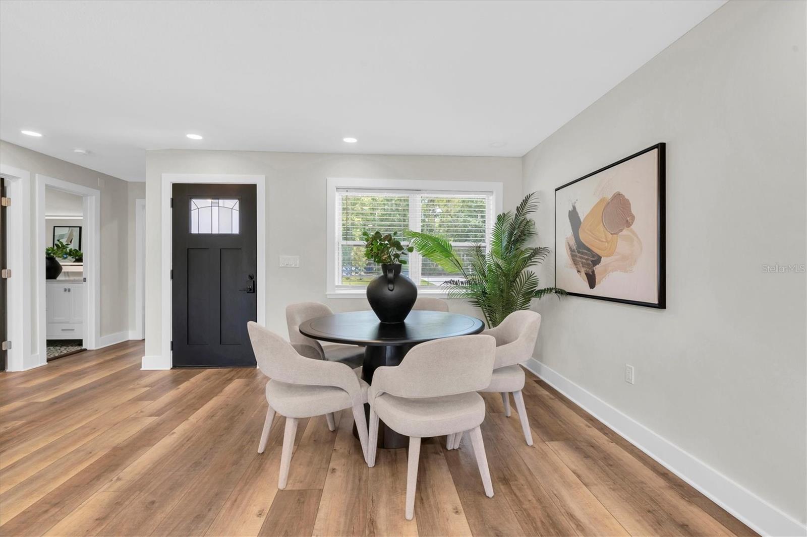 Listing photo id 9 for 18102 Spencer Road