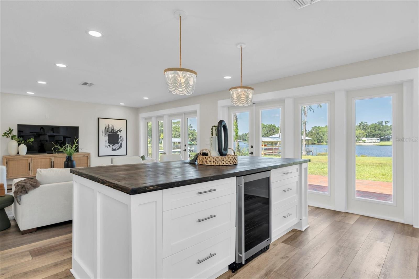 Listing photo id 12 for 18102 Spencer Road