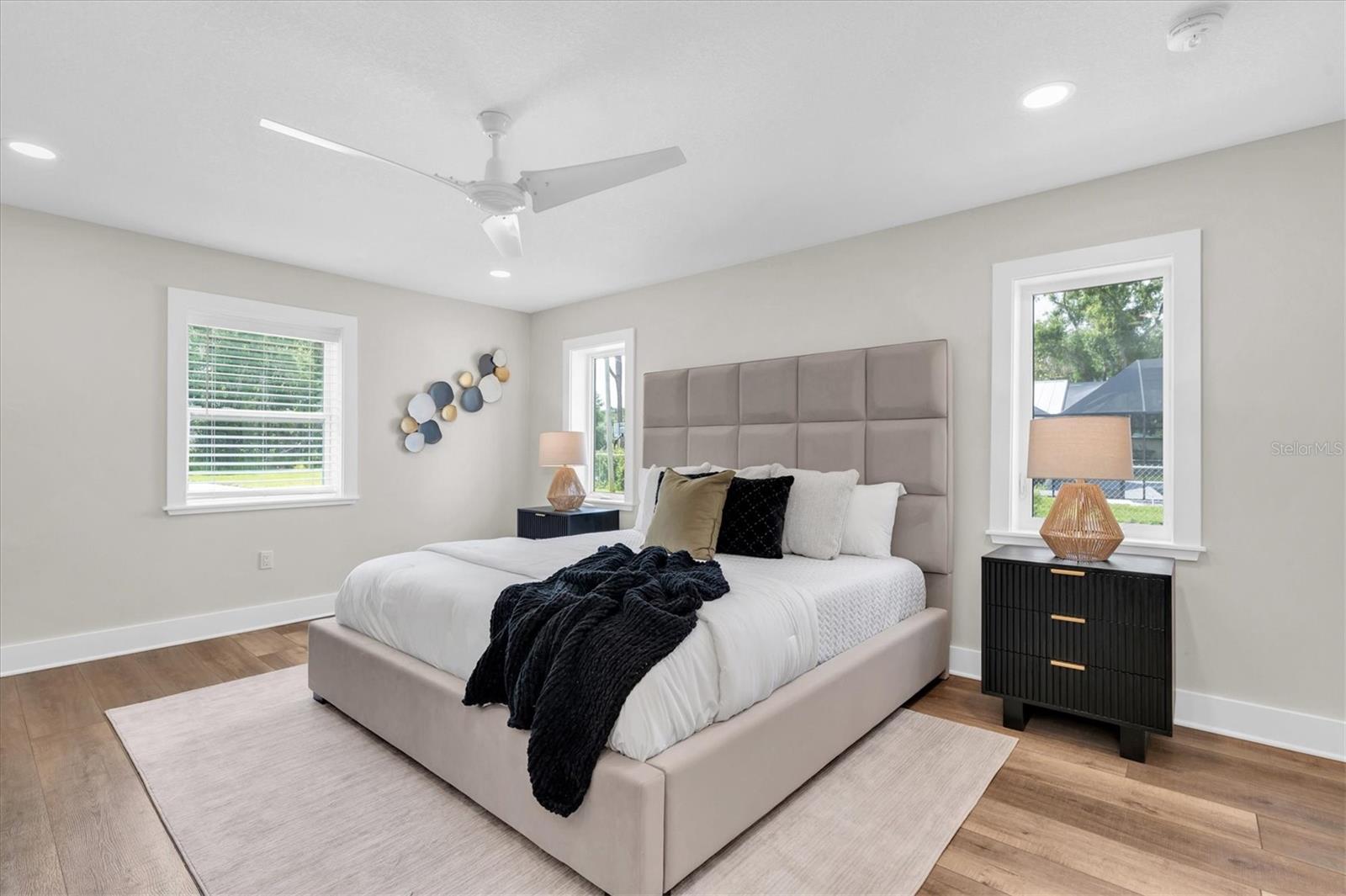 Listing photo id 15 for 18102 Spencer Road