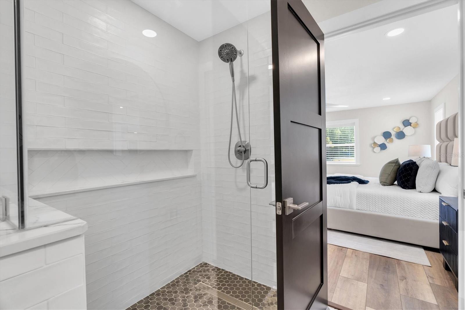 Listing photo id 19 for 18102 Spencer Road