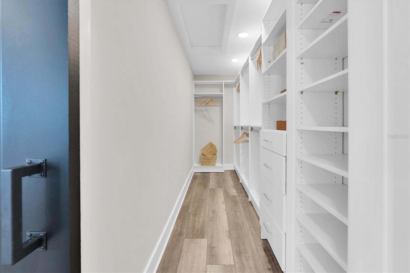 Listing photo id 22 for 18102 Spencer Road