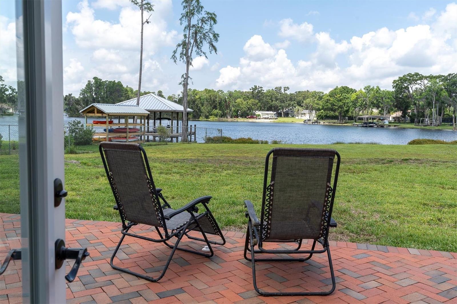 Listing photo id 29 for 18102 Spencer Road