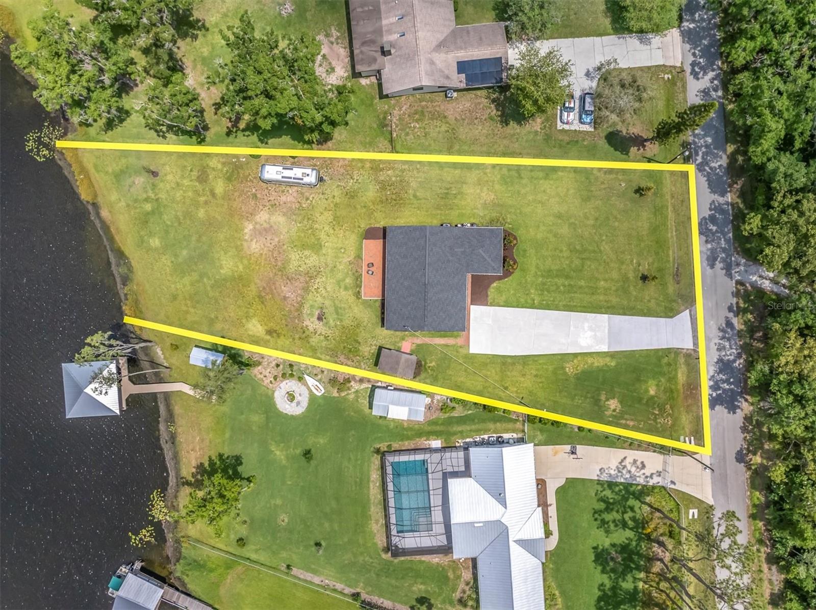 Listing photo id 39 for 18102 Spencer Road