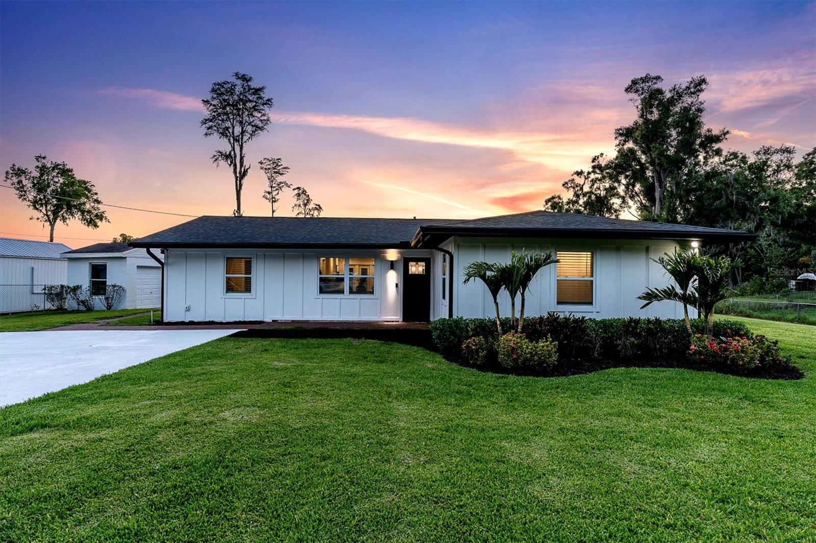 Listing photo id 42 for 18102 Spencer Road