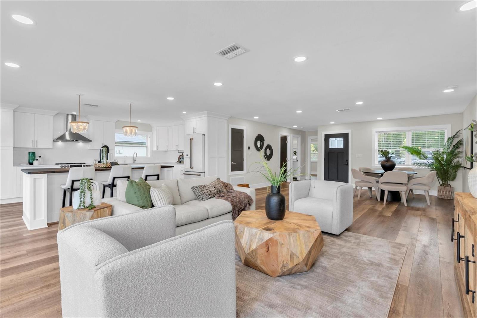 Listing photo id 6 for 18102 Spencer Road