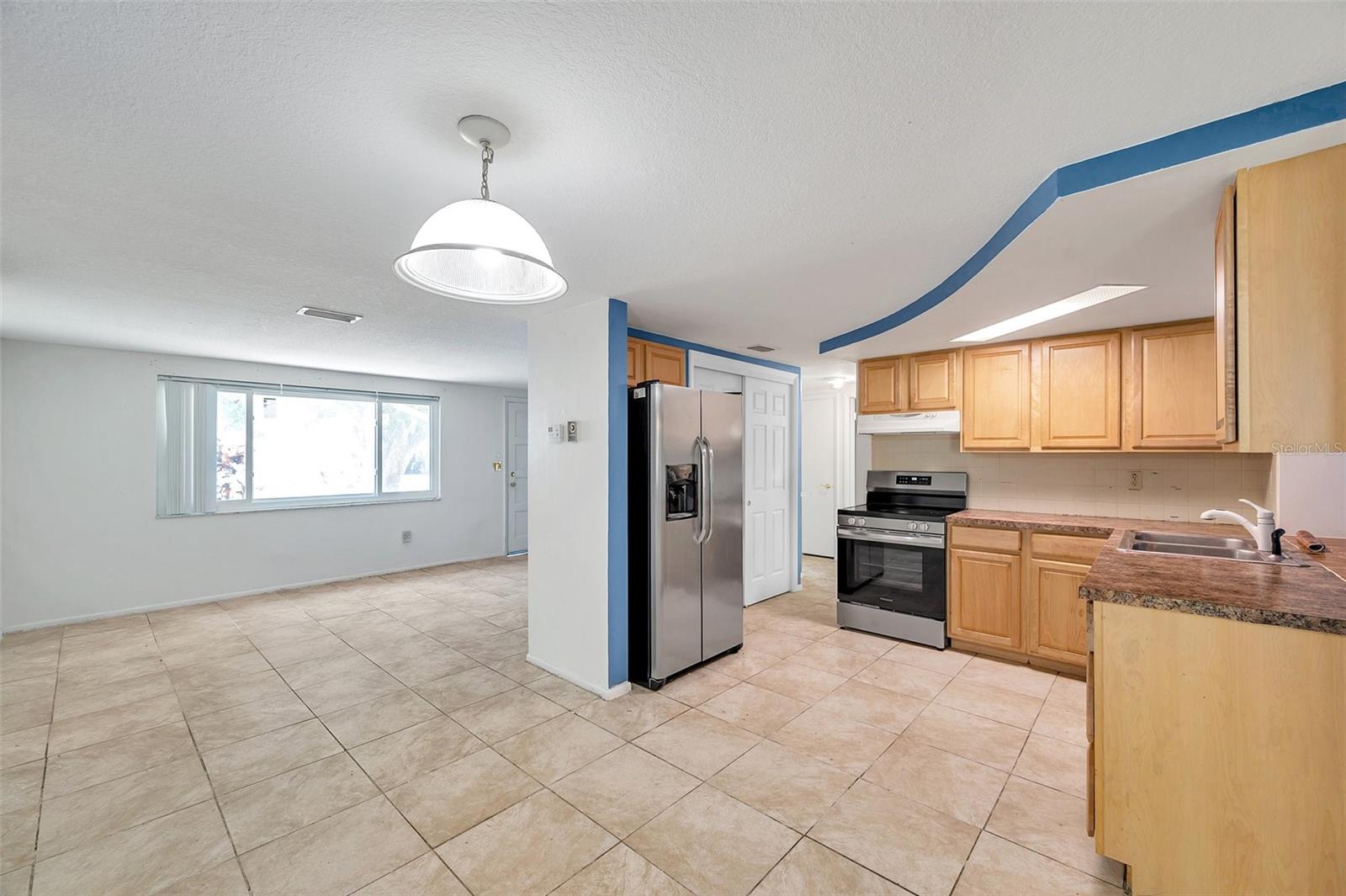 Image 11 of 49 For 4025 Stratfield Drive