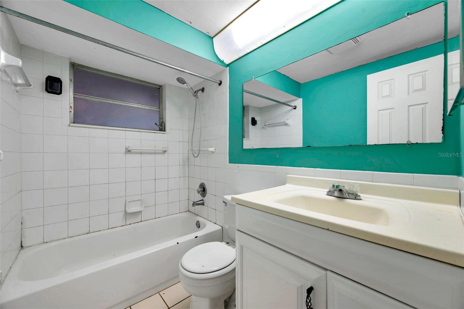 Image 33 of 49 For 4025 Stratfield Drive