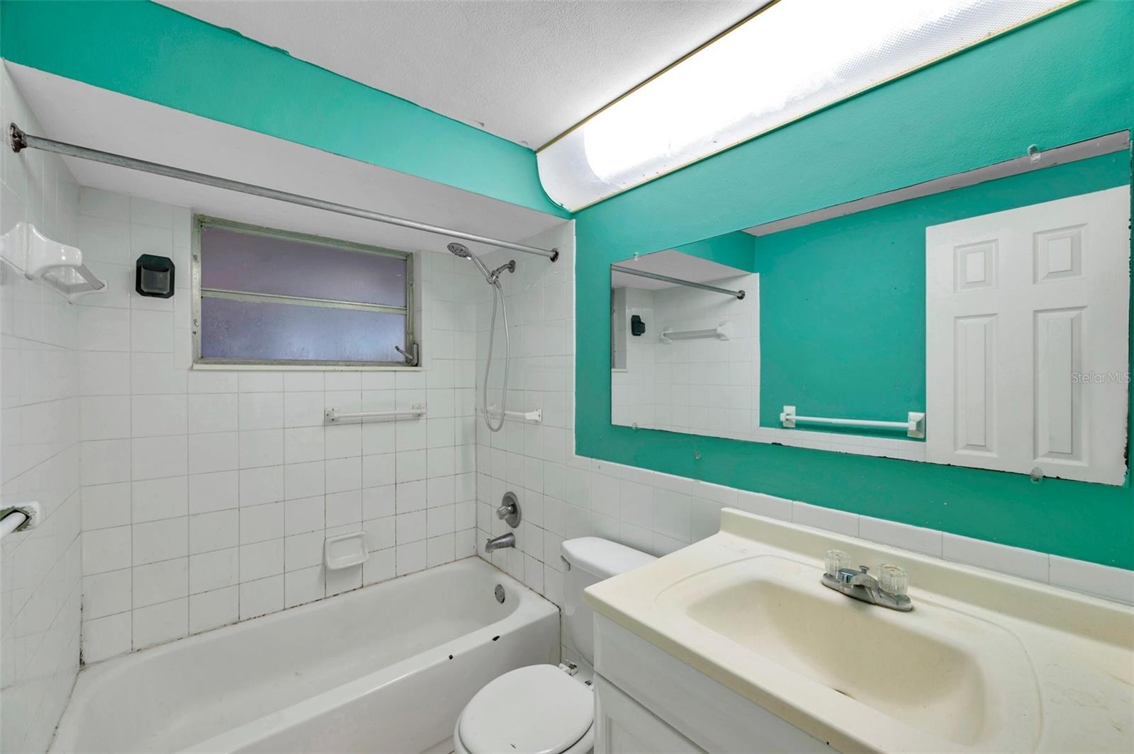 Image 34 of 49 For 4025 Stratfield Drive