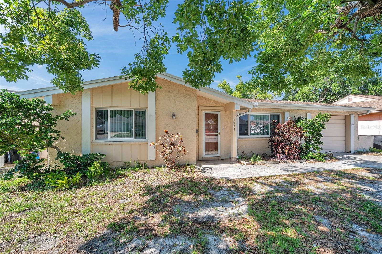Image 5 of 49 For 4025 Stratfield Drive