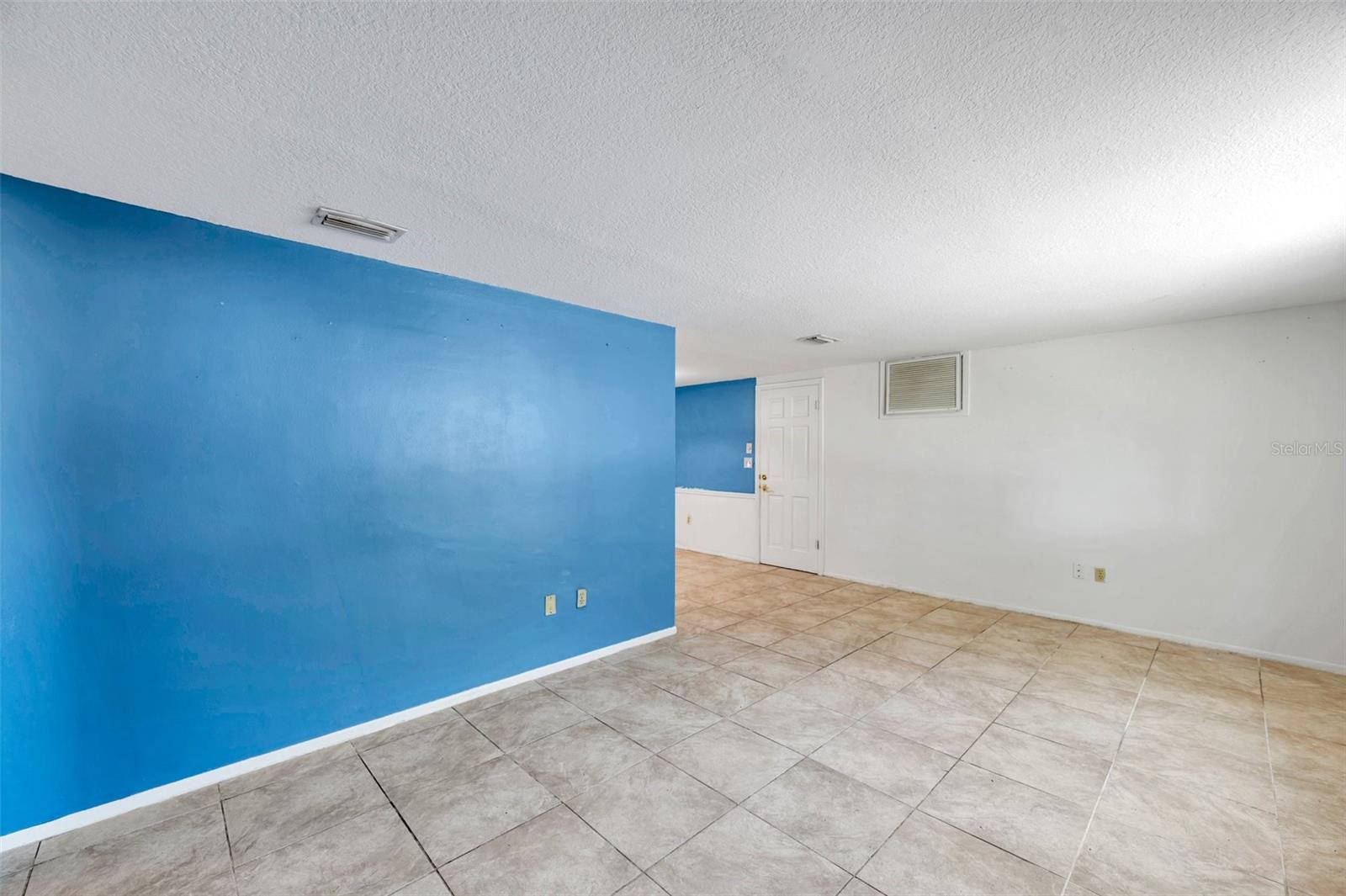 Image 8 of 49 For 4025 Stratfield Drive