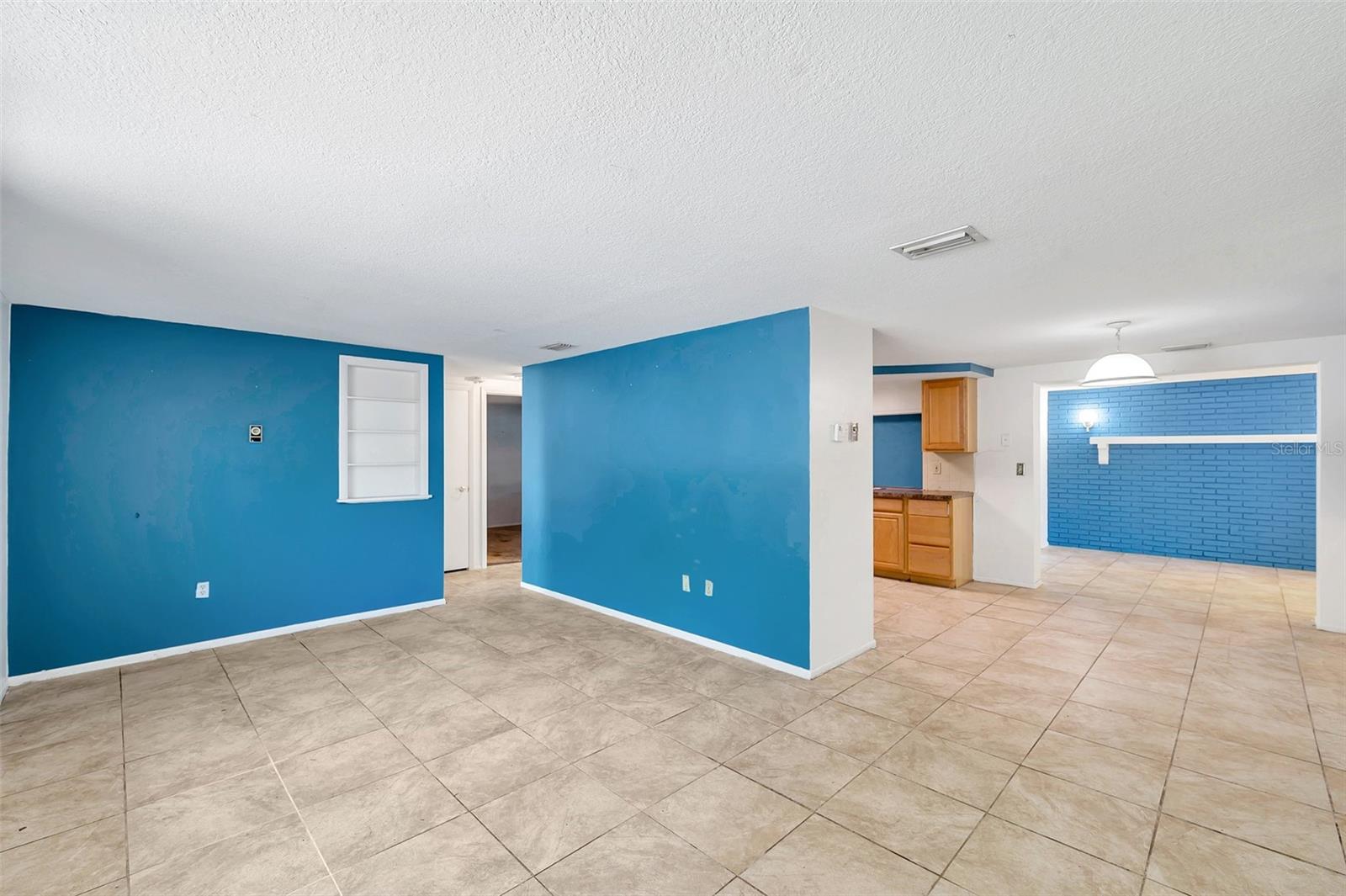 Image 9 of 49 For 4025 Stratfield Drive
